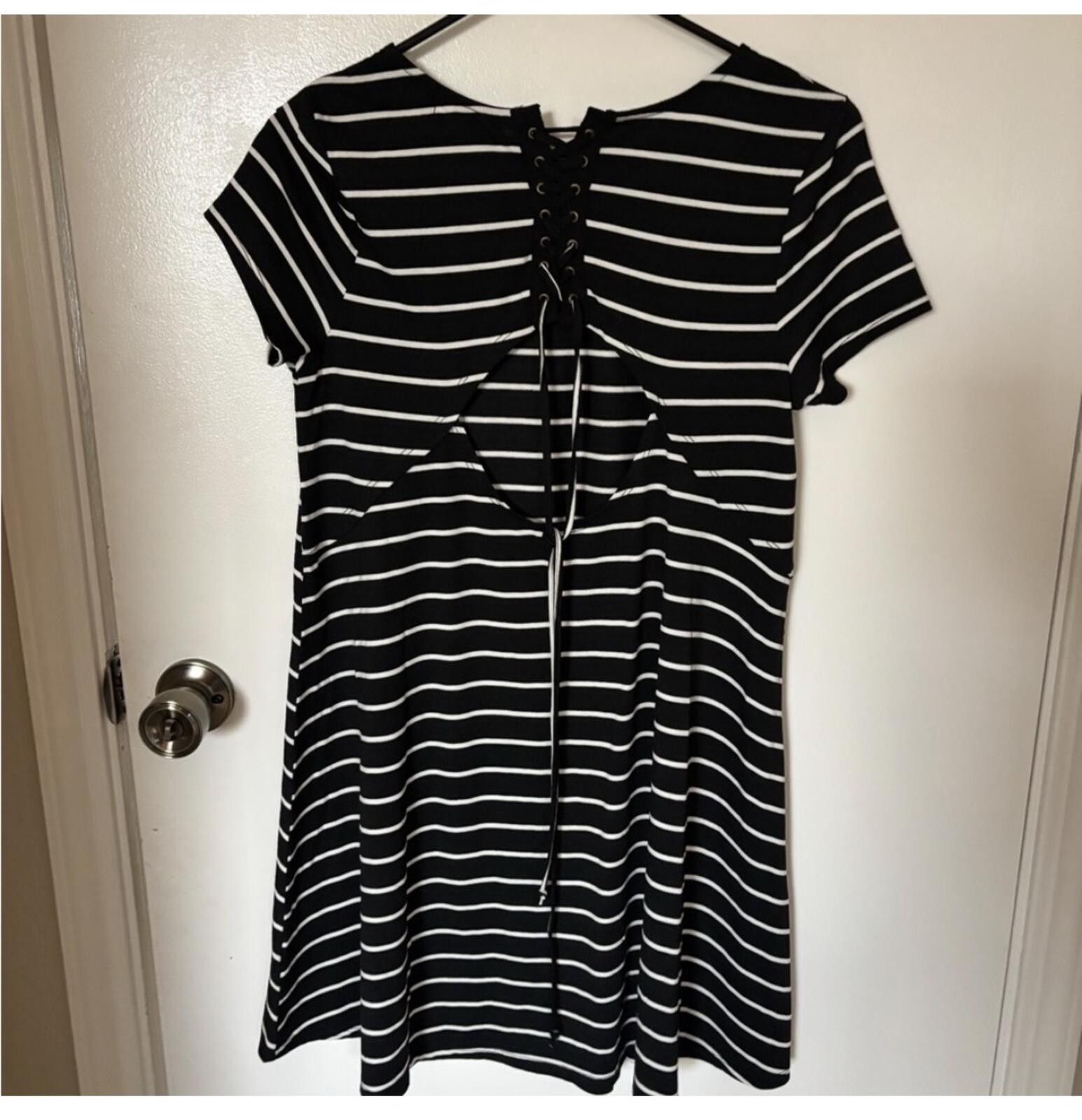 Other (Love, Fire) Black and White Striped Women's dress Size M / US 6-8 / IT 42-44 - 3 Thumbnail