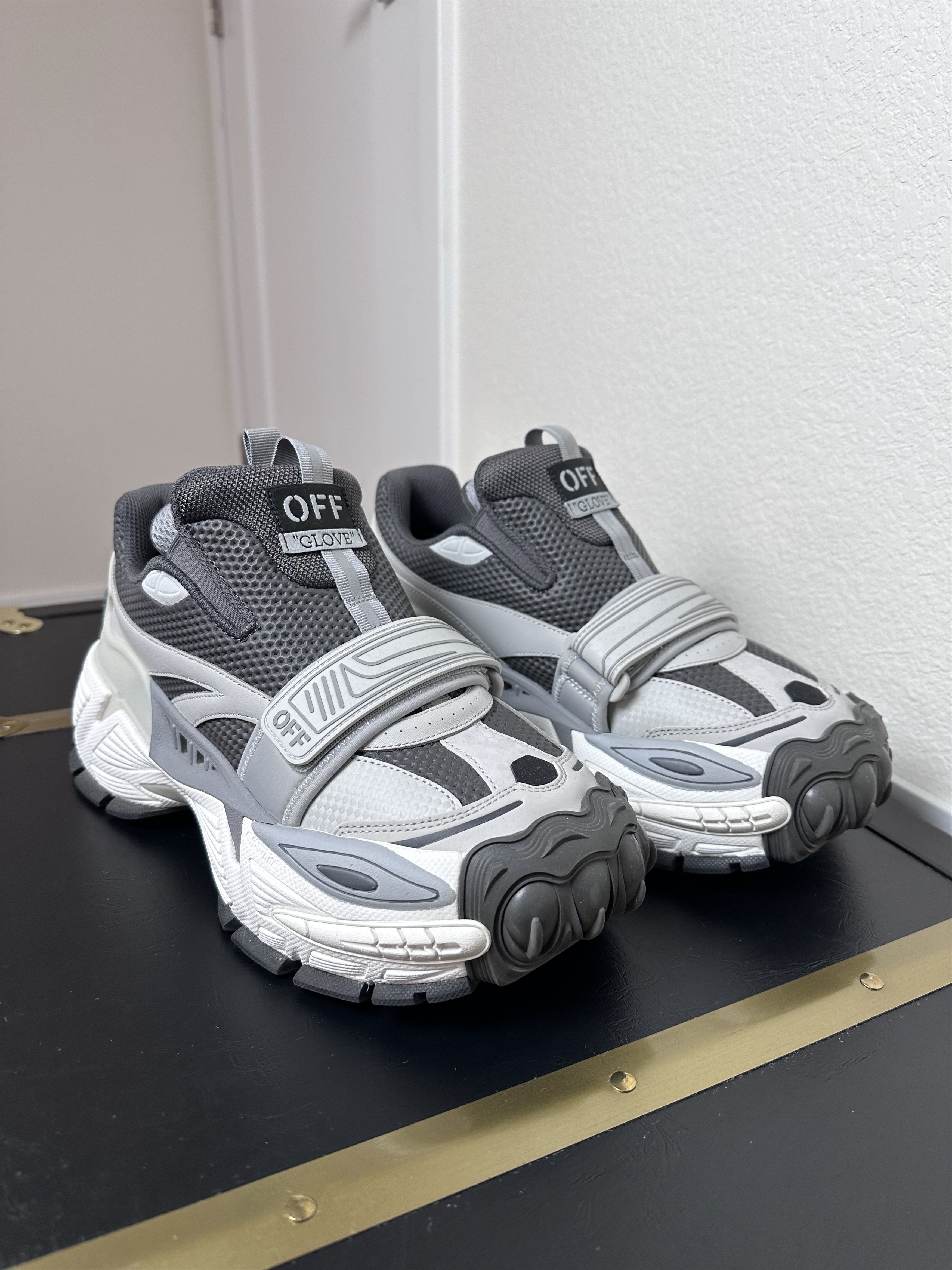 Off-White Off-White Glove Slip-On Sneaker Size US 9.5 / EU 42-43 - 2 Thumbnail