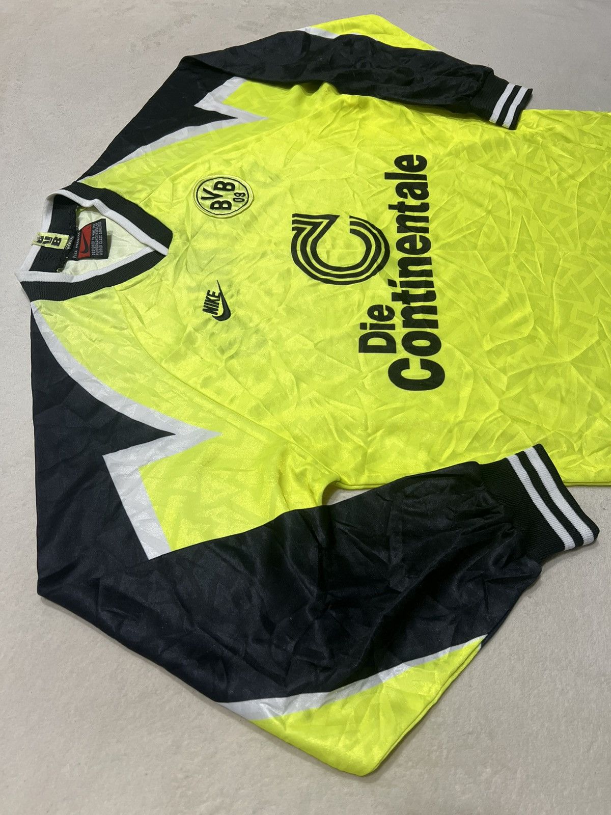 Nike Borussia dortmund 1995 Nike Home Longsleeve Jersey Size US L / EU 52-54 / 3 - 4 Thumbnail