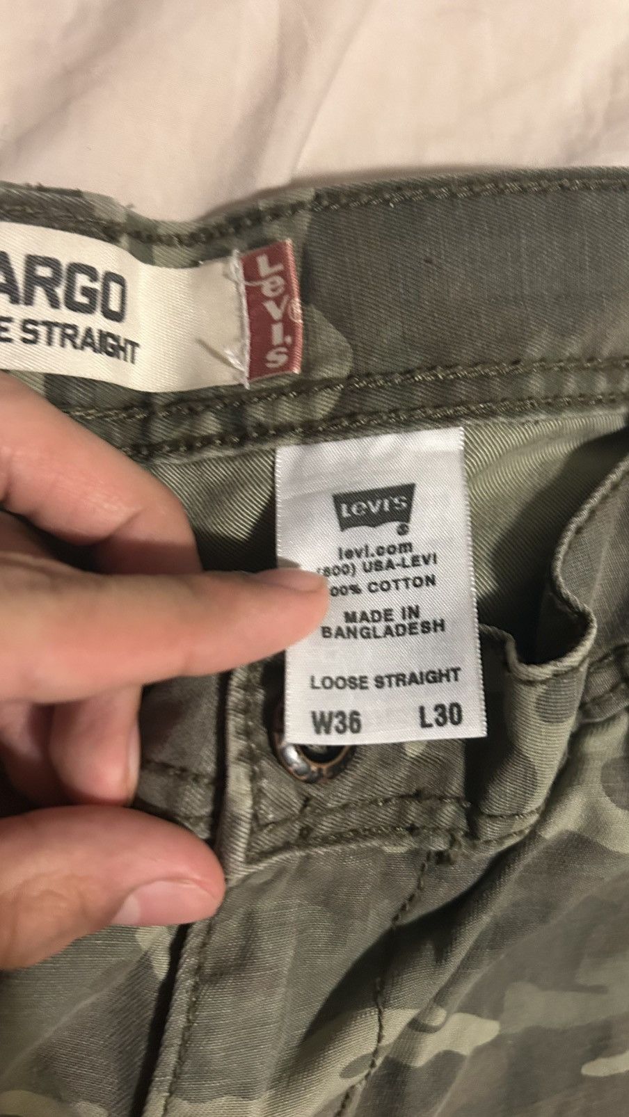 Levi's wideleg camo cargo pants Size US 36 / EU 52 - 3 Thumbnail