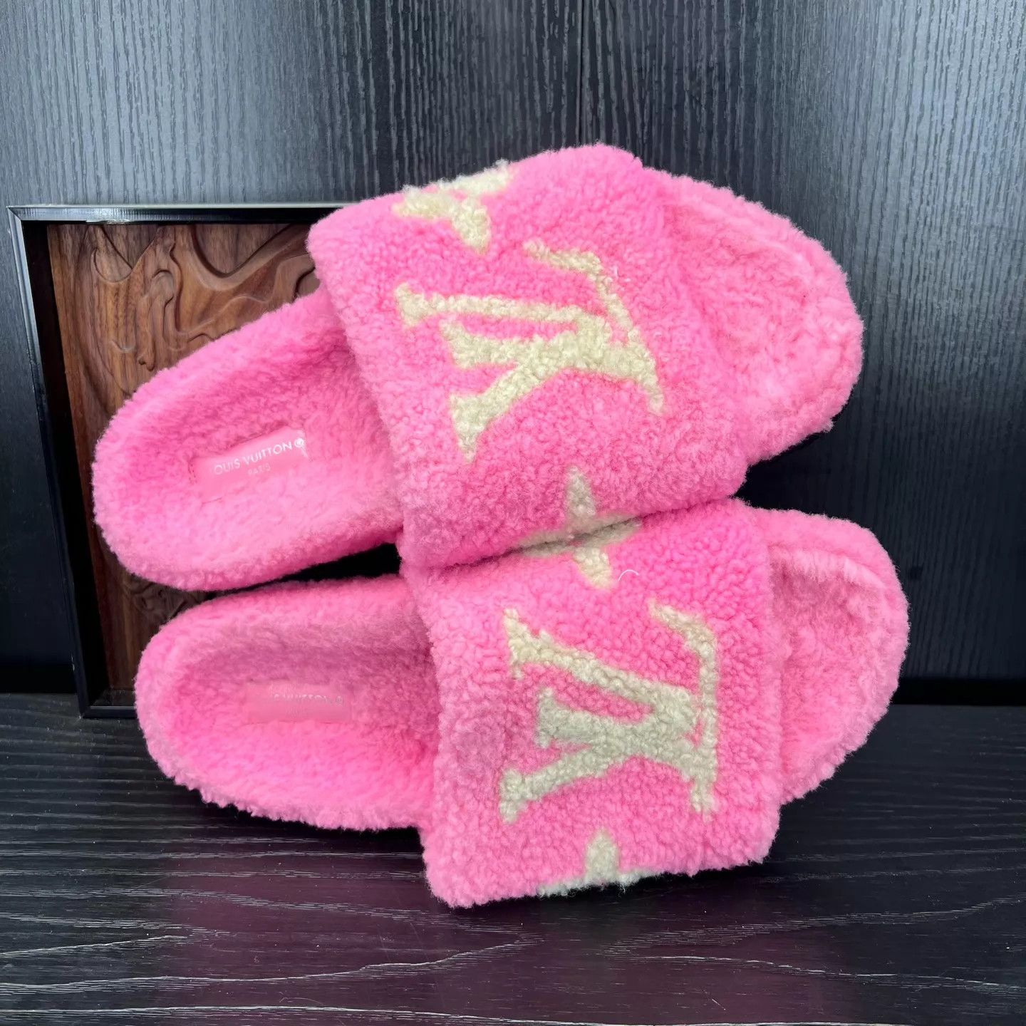 Louis Vuitton LV Paseo Comfort Pink Teddy Slippers Women's 38 Size US 7.5 / IT 37.5 - 8 Thumbnail