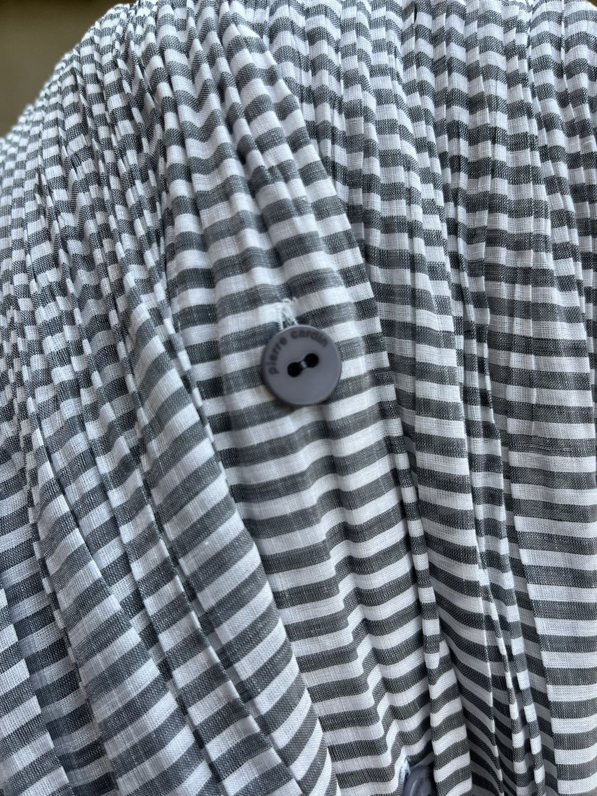 Pierre Cardin Vintage pleated blouse Size XS / US 0-2 / IT 36-38 - 11 Thumbnail