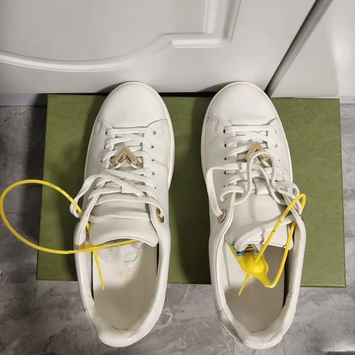 Louis Vuitton Louis Vuitton White Round Toe Sneakers -2508 Size US 5.5 / EU 38 - 7 Thumbnail