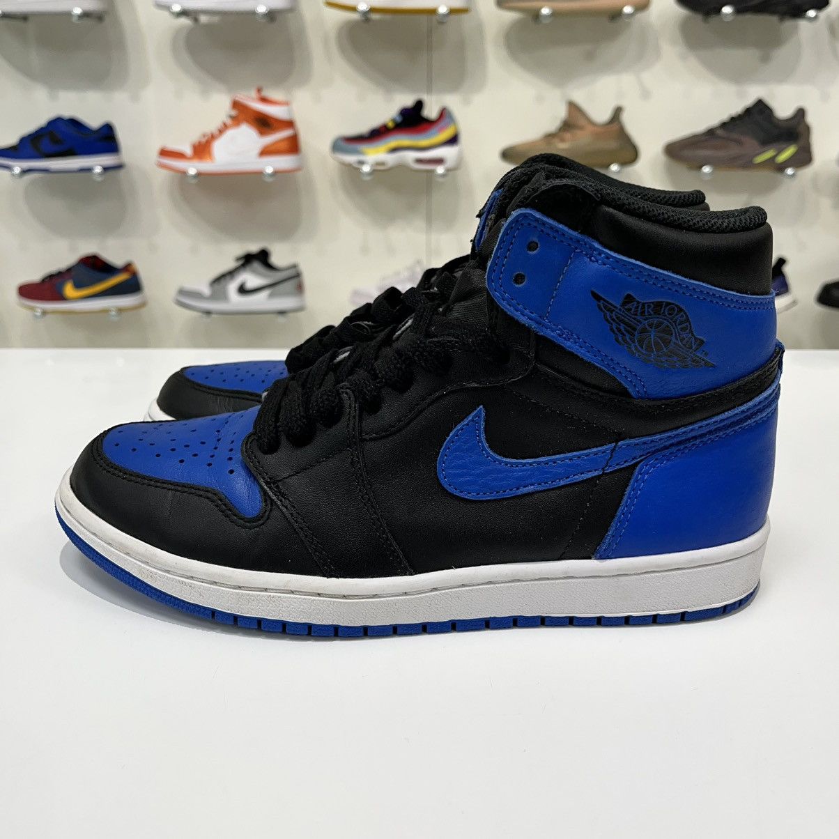 Nike Air Jordan 1 Retro Royal (2017) Size US 8 / EU 41 - 2 Thumbnail