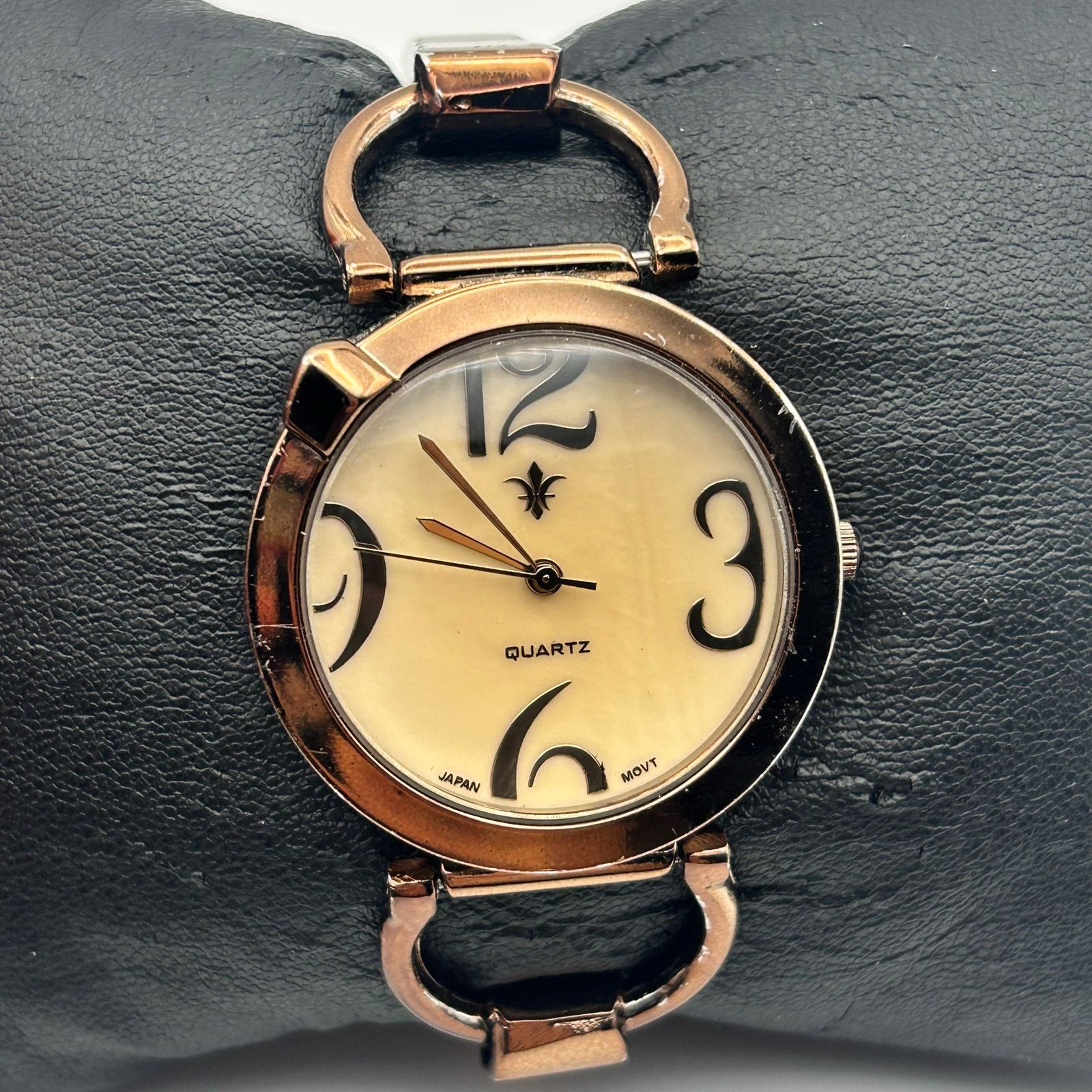 Other Gold Tone Women Watch Fleur-de-lis Emblem Oversized Dial Size ONE SIZE - 1 Thumbnail