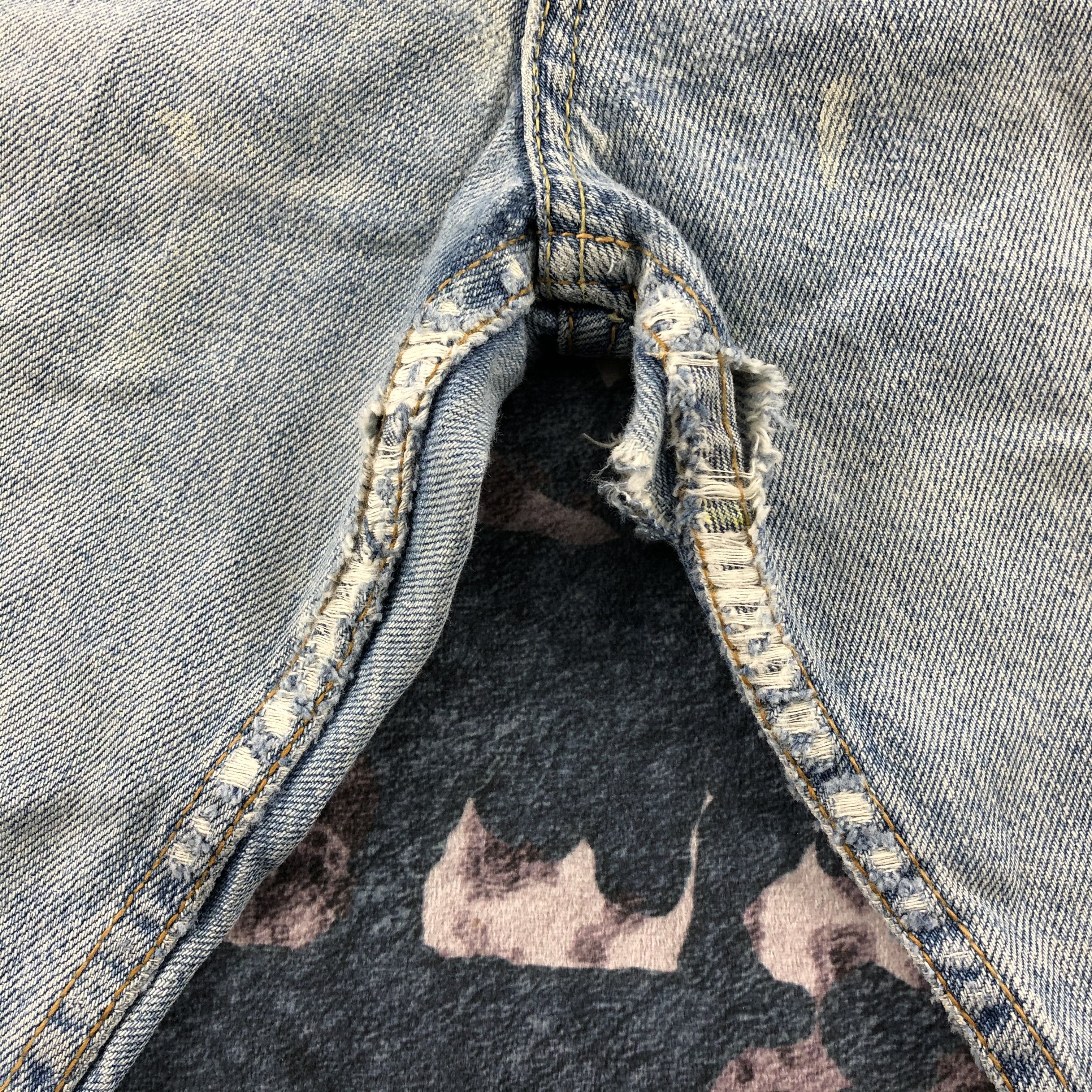 Levi's × Vintage Vintage 90s Light Wash Levis 501 Jeans-JM2343 Size US 33 - 13 Thumbnail