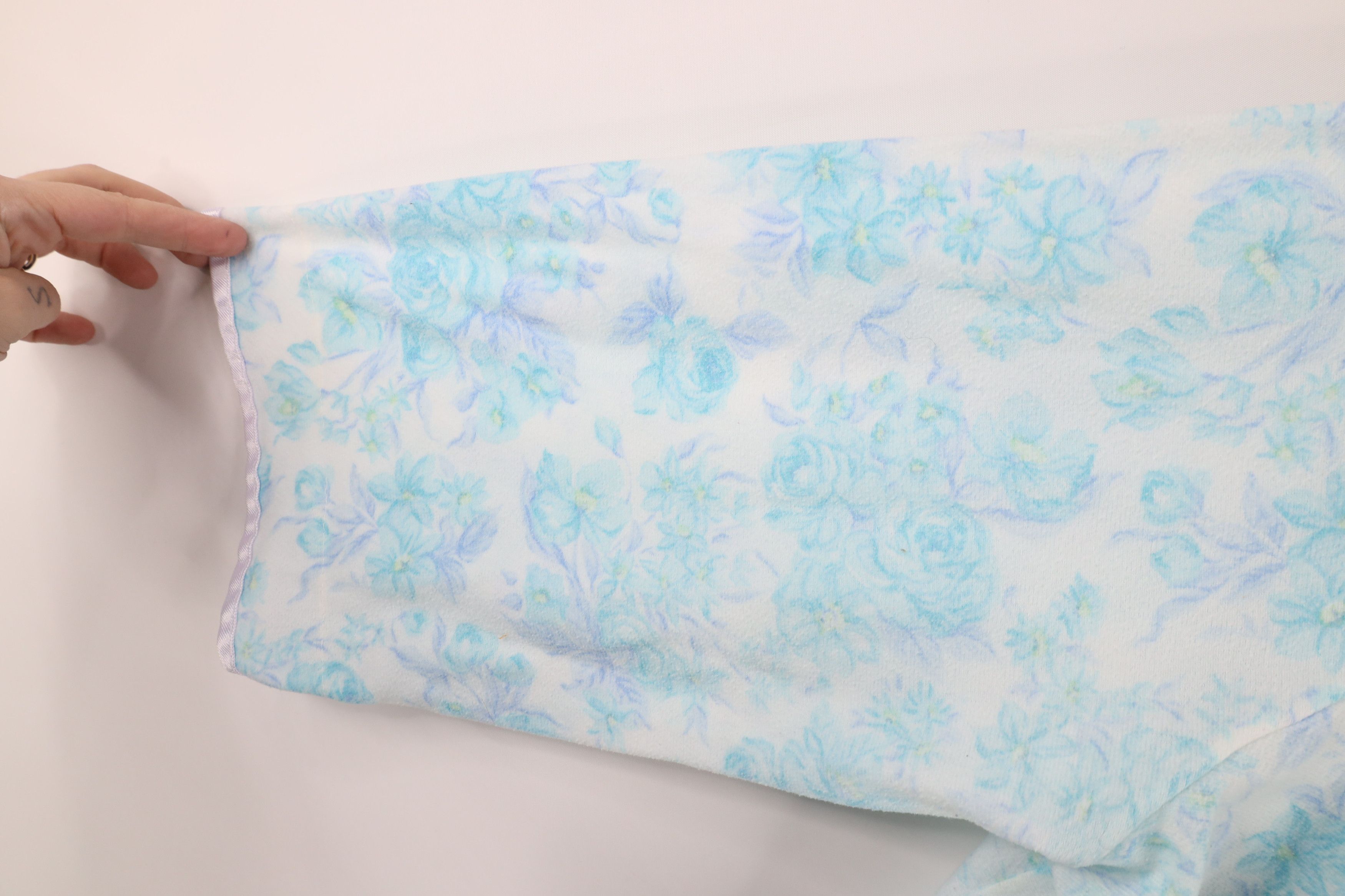 Vintage Vintage 90s Streetwear Lace Flower Fleece Night Gown USA Size L / US 10 / IT 46 - 6 Thumbnail