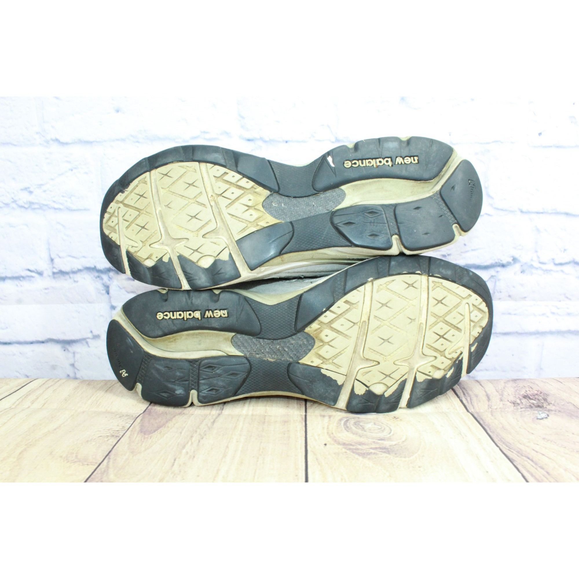 New Balance New Balance 990 Men's Mesh Marathon Running Sneaker 14 B Size US 14 / EU 47 - 9 Thumbnail