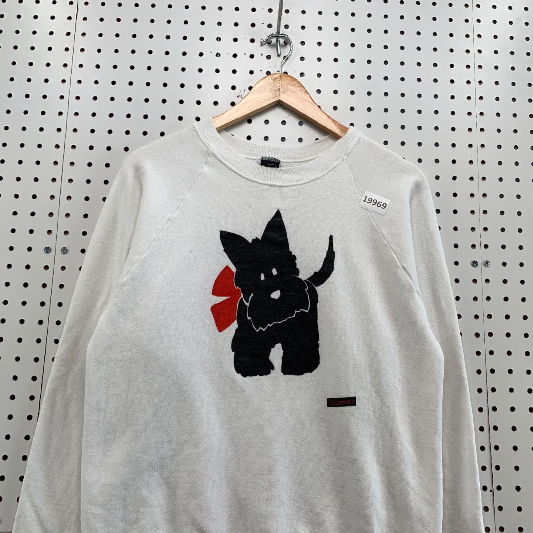 Vintage VINTAGE Terrier Sweatshirt White Adult Large 80s Crew Neck Pullover 20x25.5 DOG Screen Stars Mens Size US L / EU 52-54 / 3 - 7 Thumbnail