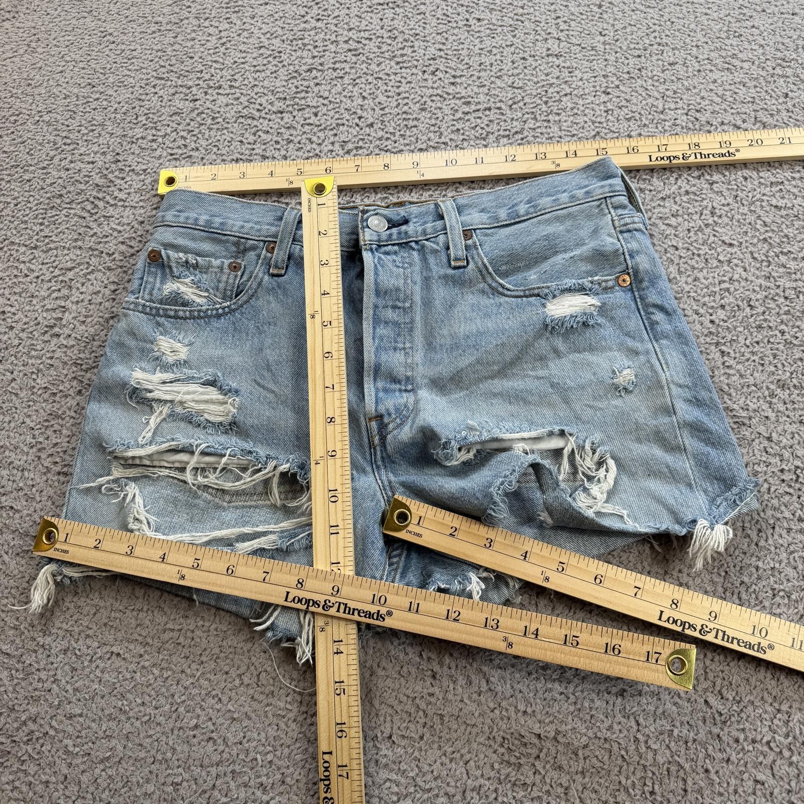 Levi's Levis 501 Distressed Denim Jean Shorts Light Wash Womens 28 Size 28" / US 6 / IT 42 - 3 Thumbnail