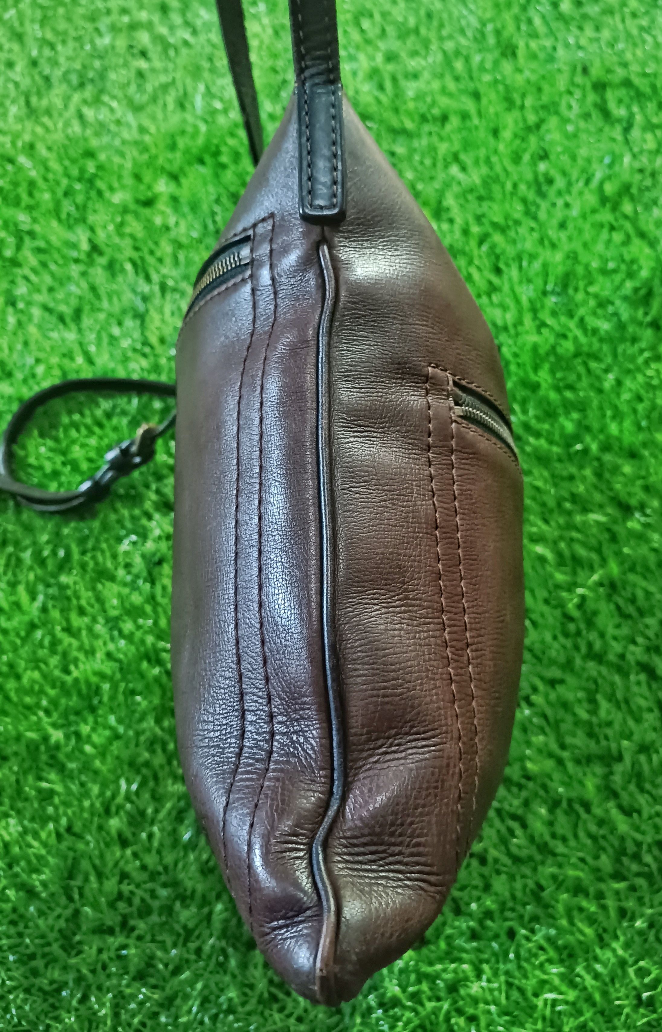 Louis Vuitton LV Louis Vuitton Shawnee Pochette Utah leather sling bag Size ONE SIZE - 10 Thumbnail