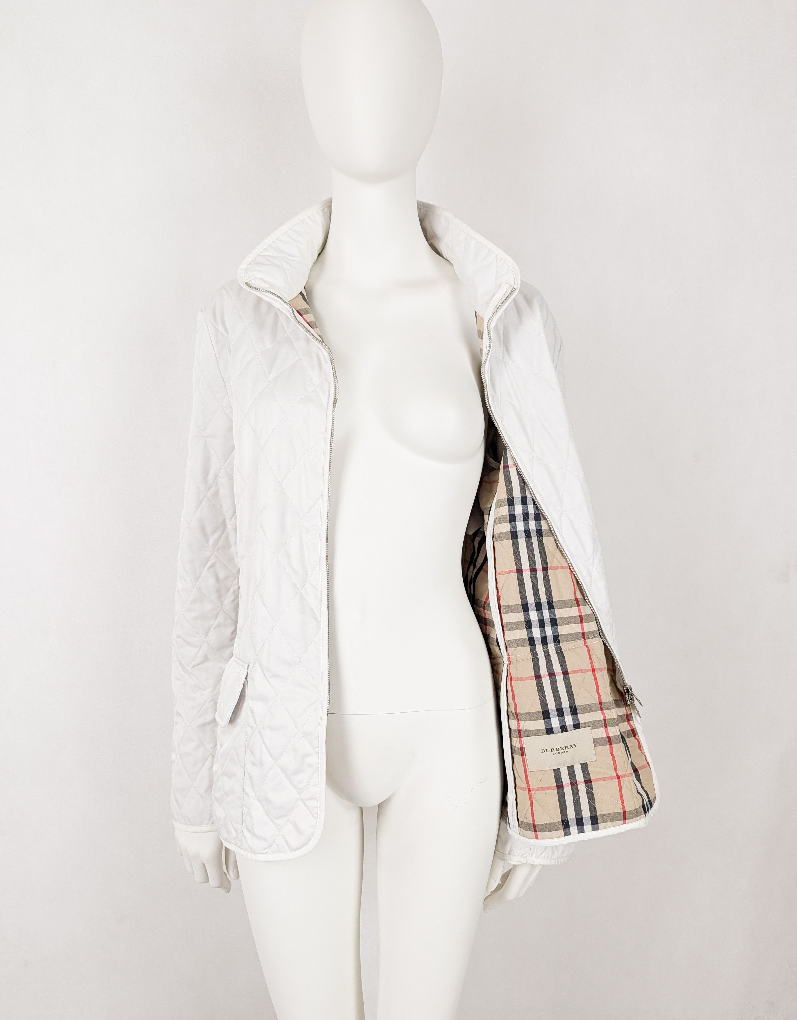Burberry Burberry quilted nova check coat L Size L / US 10 / IT 46 - 1 Thumbnail