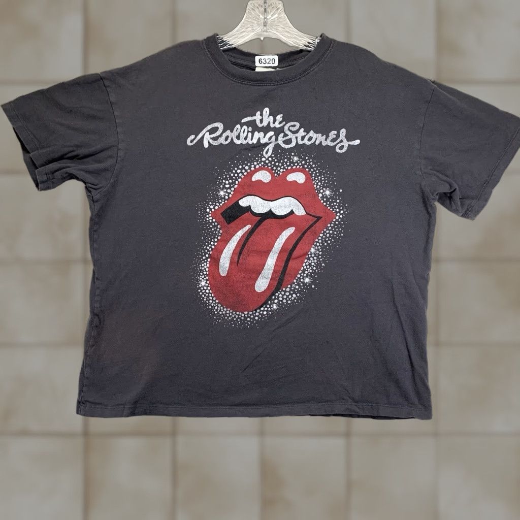 H&M H&M The Rolling Stones Graphic T-Shirt Women’s Medium Faded Gray Crop Big Lips Logo Rock Music Grunge Size M / US 6-8 / IT 42-44 - 1 Thumbnail