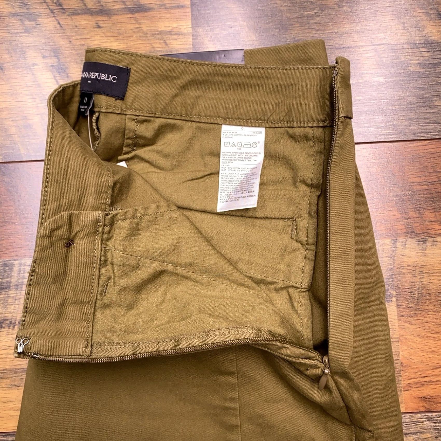 Banana Republic Banana Republic 4 Inch Short Womens 0 Brown Buttons Mid Rise Stretch Knit Casual Size 25" / US 0 / IT 36 - 6 Thumbnail
