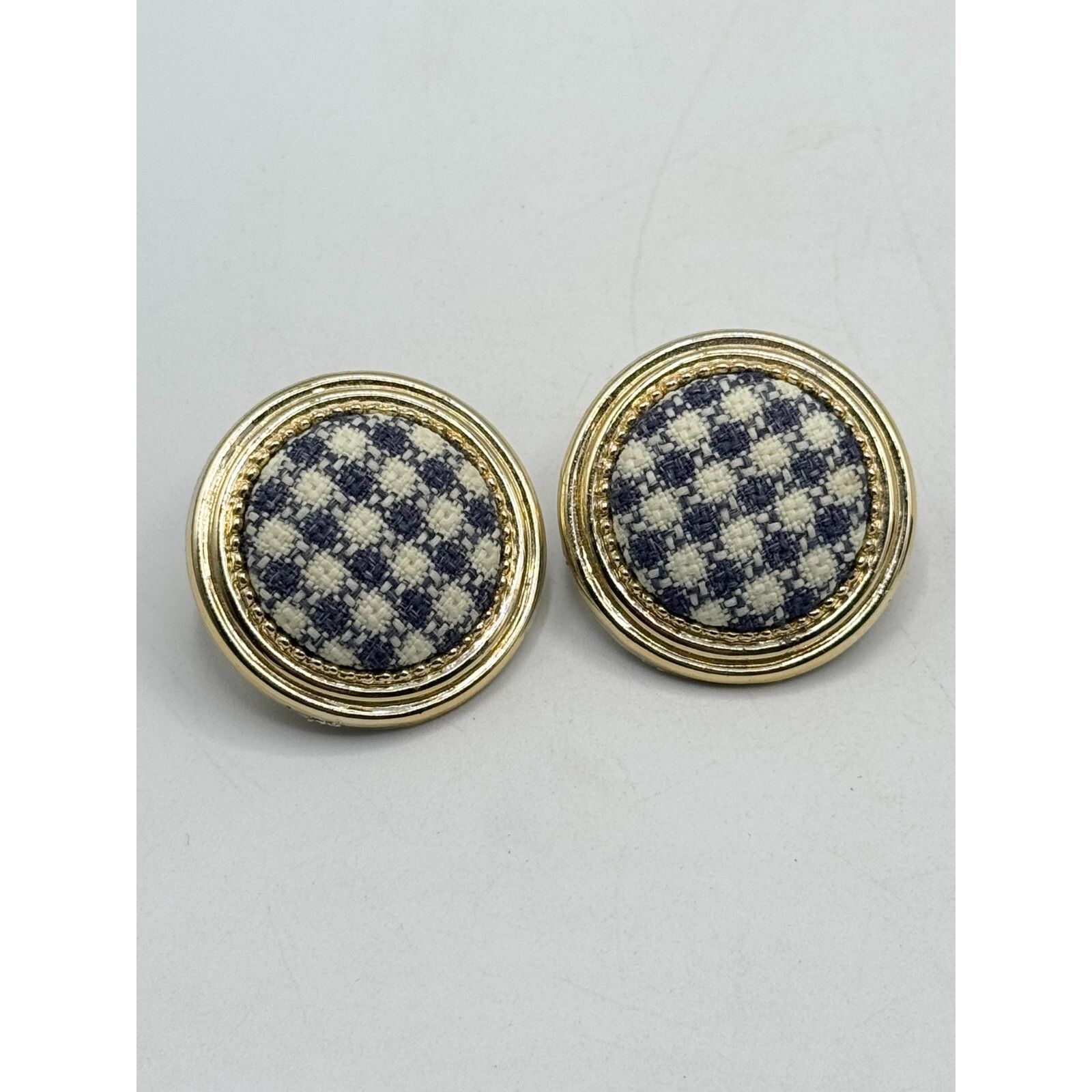 Vintage Vintage blue & white tweed circle clip on earrings Size ONE SIZE - 4 Thumbnail