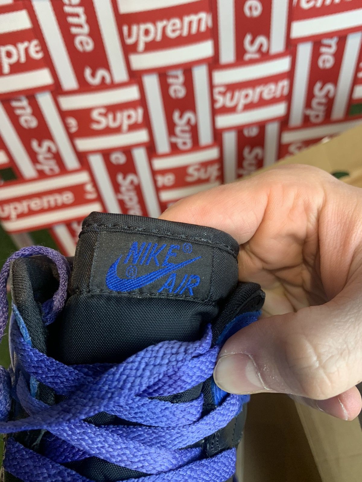 Jordan Brand × Nike Jordan 1 High Royal 2001 size 13 (Needs sole swap) Size US 13 / EU 46 - 8 Thumbnail