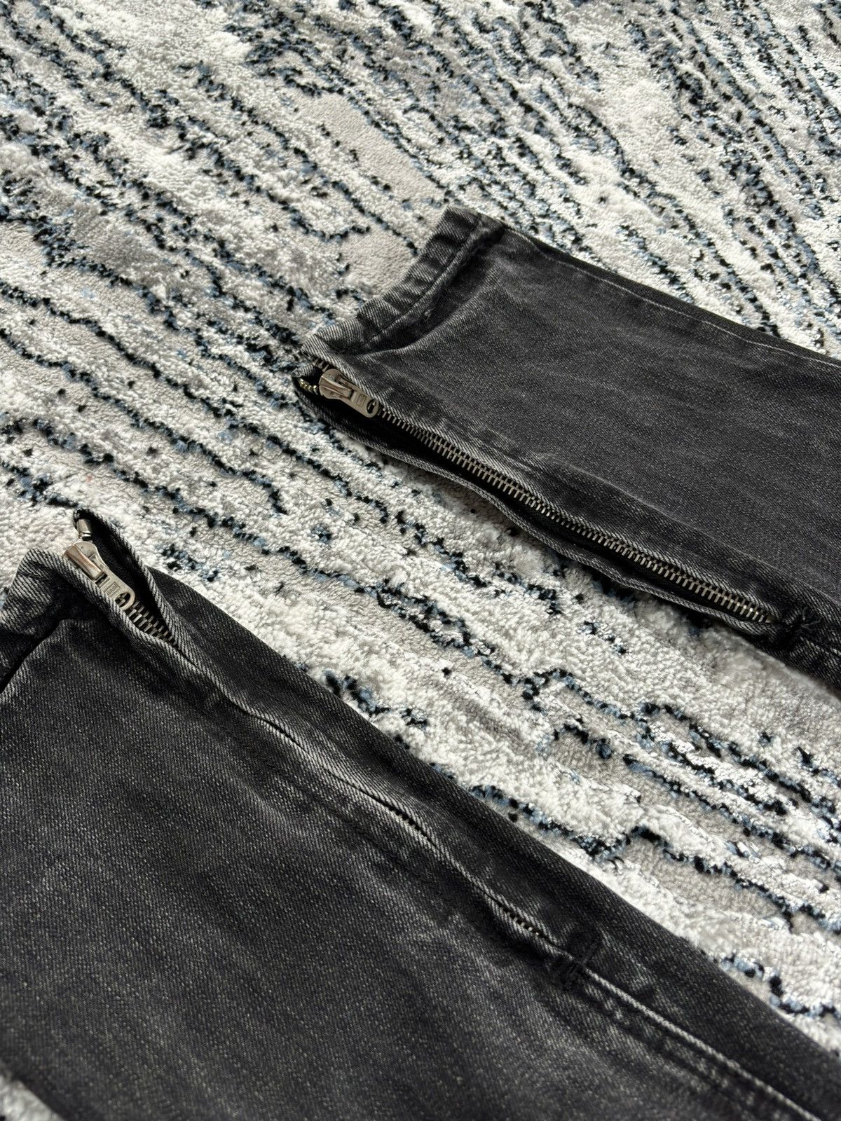 MNML MNML LA X Stretch Light Wash Distressed Skinny Denim 32 Size US 32 / EU 48 - 2 Thumbnail
