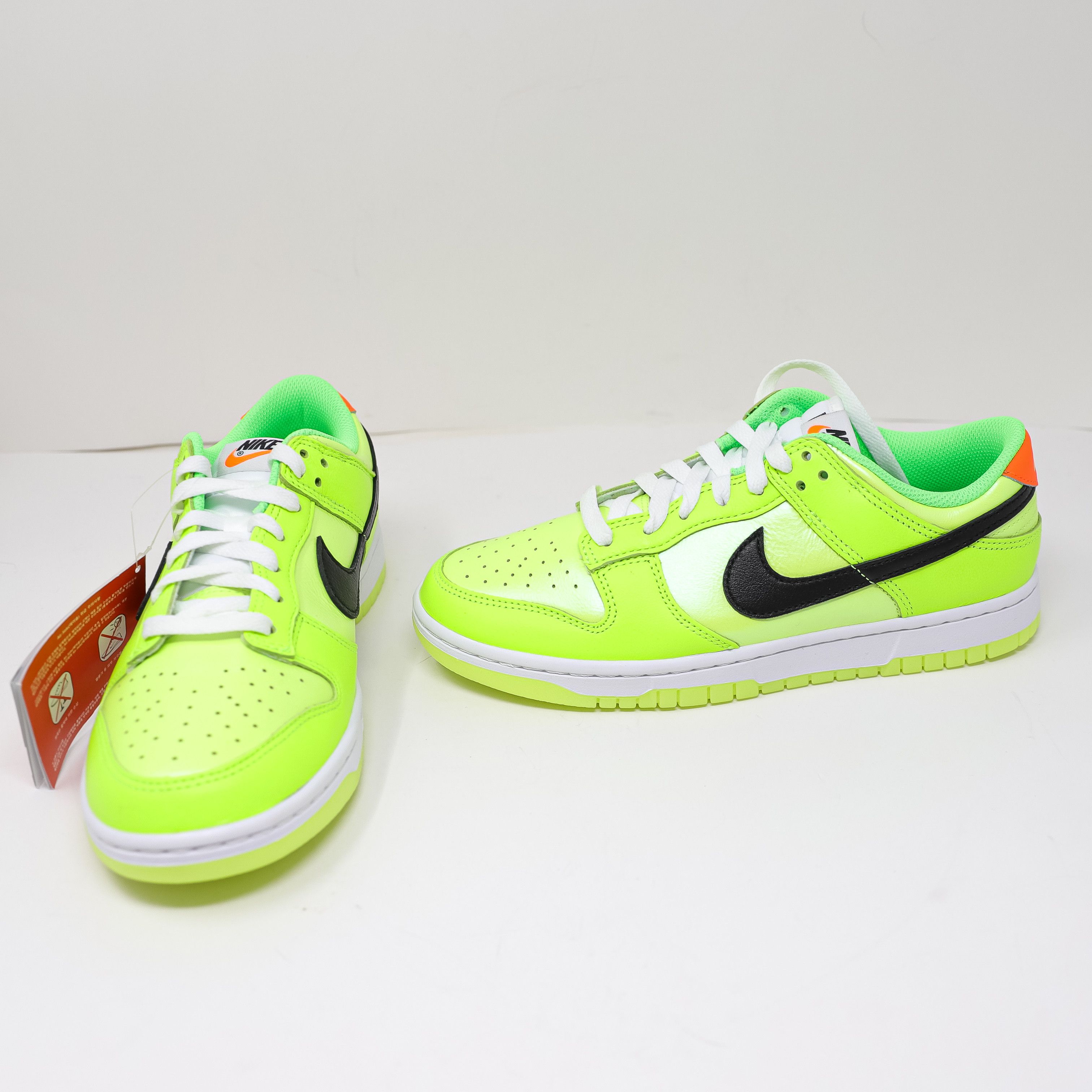 Nike NEW Nike Dunk Low Se Glow In The Dark Volt Size US 7.5 / IT 37.5 - 1 Thumbnail
