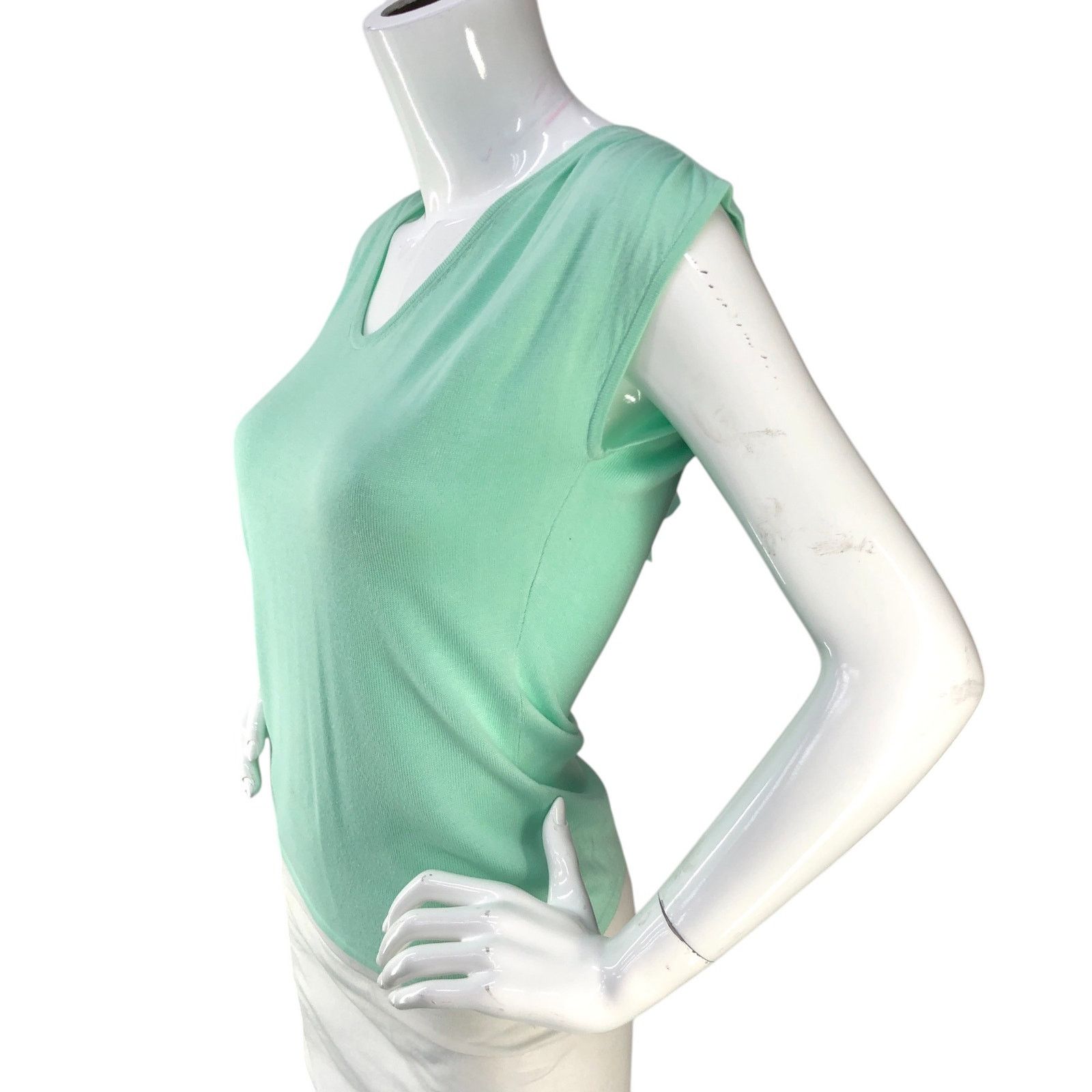 Lilly Pulitzer Lilly Pulitzer Size XS T Shirt Top Tie Back V Neck TINY FLAW Size XS / US 0-2 / IT 36-38 - 4 Thumbnail