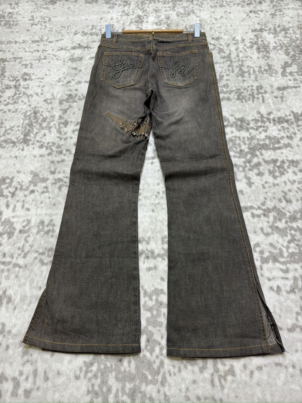 Japanese Brand Y2K Flared Unisex Jeans Gray 5-Pocket Gold Zigzag Stitch Size 26" / US 2 / IT 38 - 2 Thumbnail