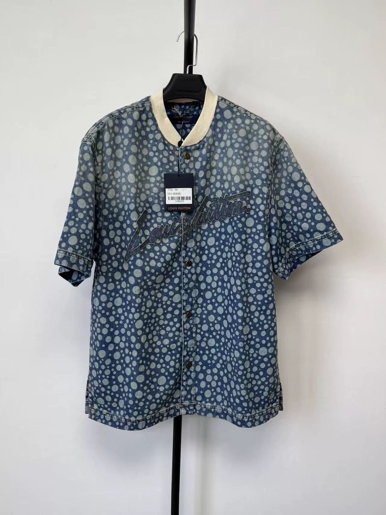 Louis Vuitton louis vuitton yayoi kusama short sleeve shirt Size US M / EU 48-50 / 2 - 1 Thumbnail