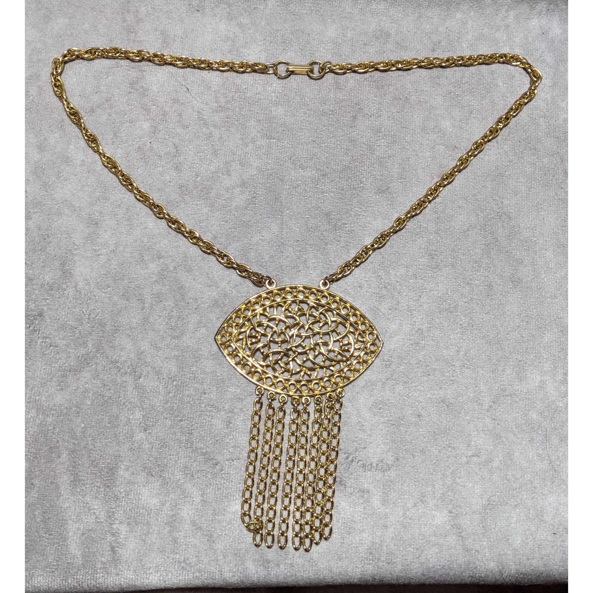 Other Gold Fringe Open Floral Medallion Necklace Size ONE SIZE - 10 Thumbnail