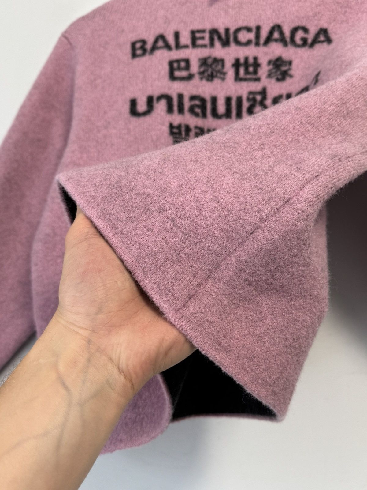 Balenciaga Balenciaga Pink Seven Language Sweater Size XS / US 0-2 / IT 36-38 - 9 Thumbnail