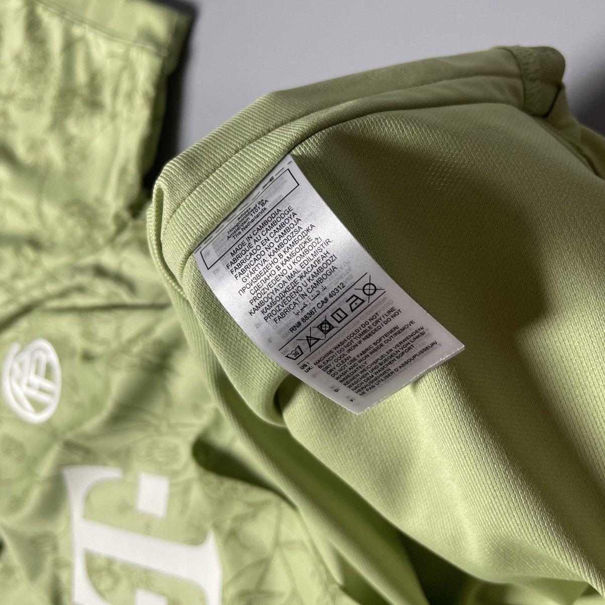 Adidas BAYERN ADIDAS 2023/2024 SOCCER OKTOBERFEST JERSEY #25 MULLER Size US L / EU 52-54 / 3 - 9 Thumbnail