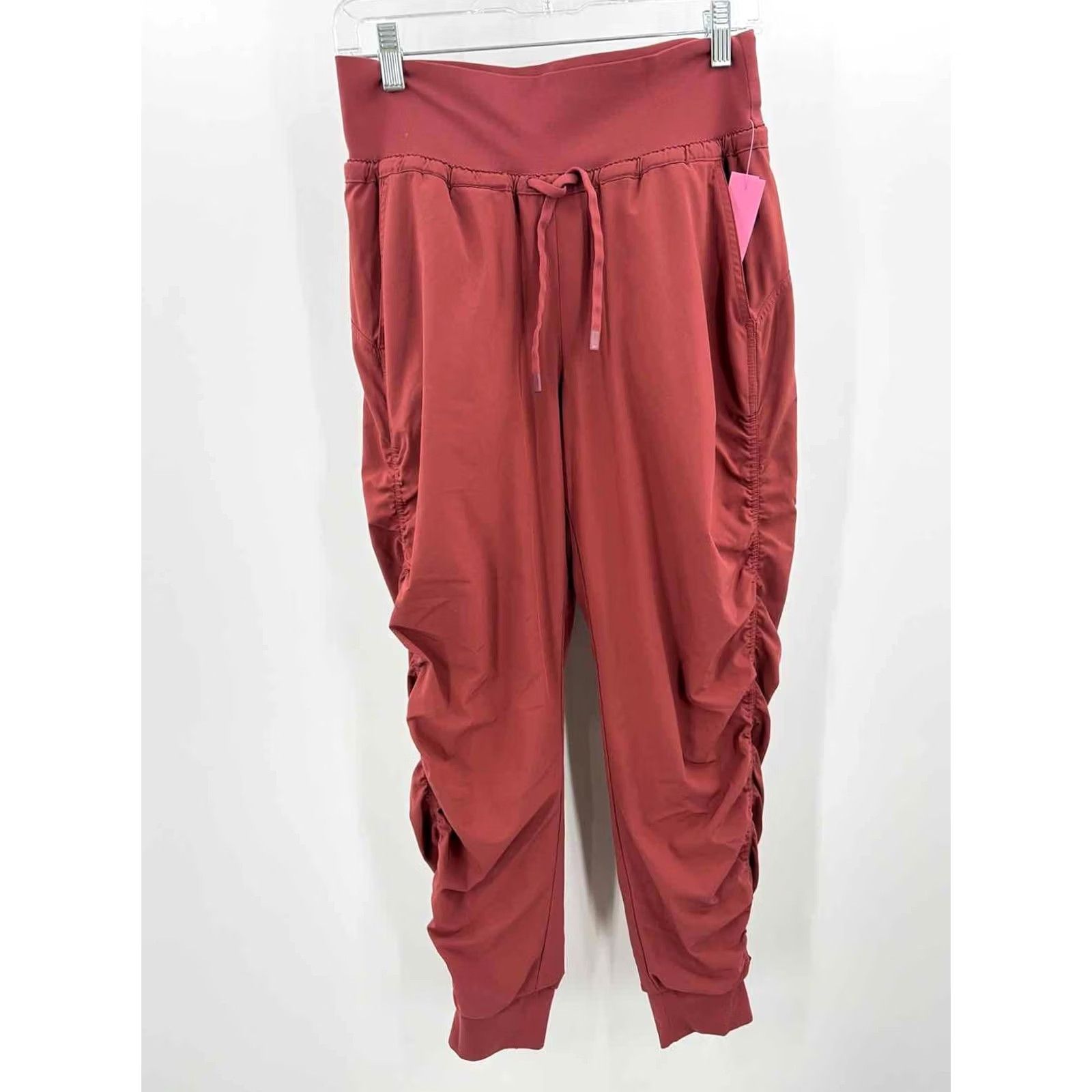 Athleta Athleta Red Size 2 Pull On Pants - Pre-Owned, Regular Size, Excellent Used Condition Size 26" / US 2 / IT 38 - 2 Thumbnail