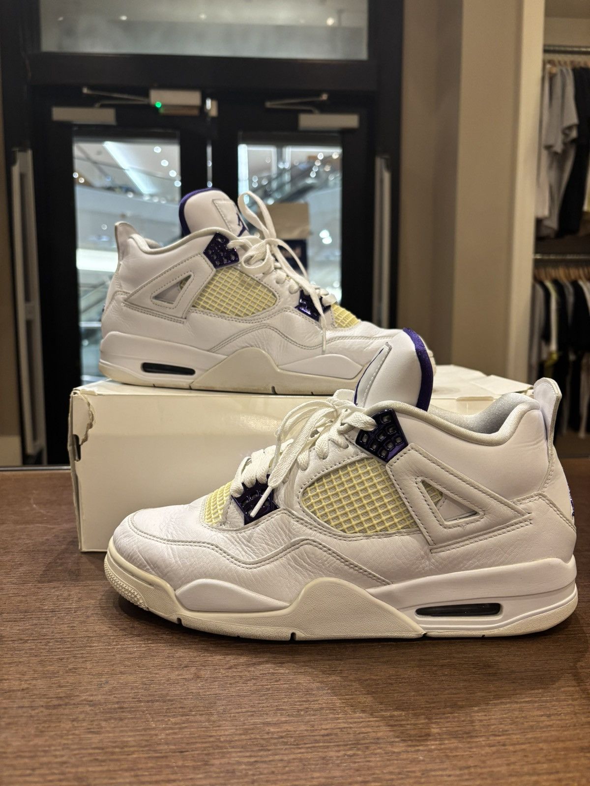 Jordan Brand Jordan 4 Retro “Metallic Purple” Size US 10 / EU 43 - 1 Thumbnail