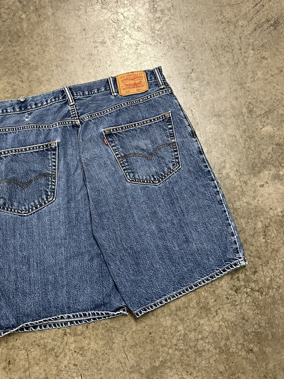 Levi's × Vintage Levi’s jorts y2k baggy fit streetwear hype rare skater Size US 36 / EU 52 - 3 Thumbnail