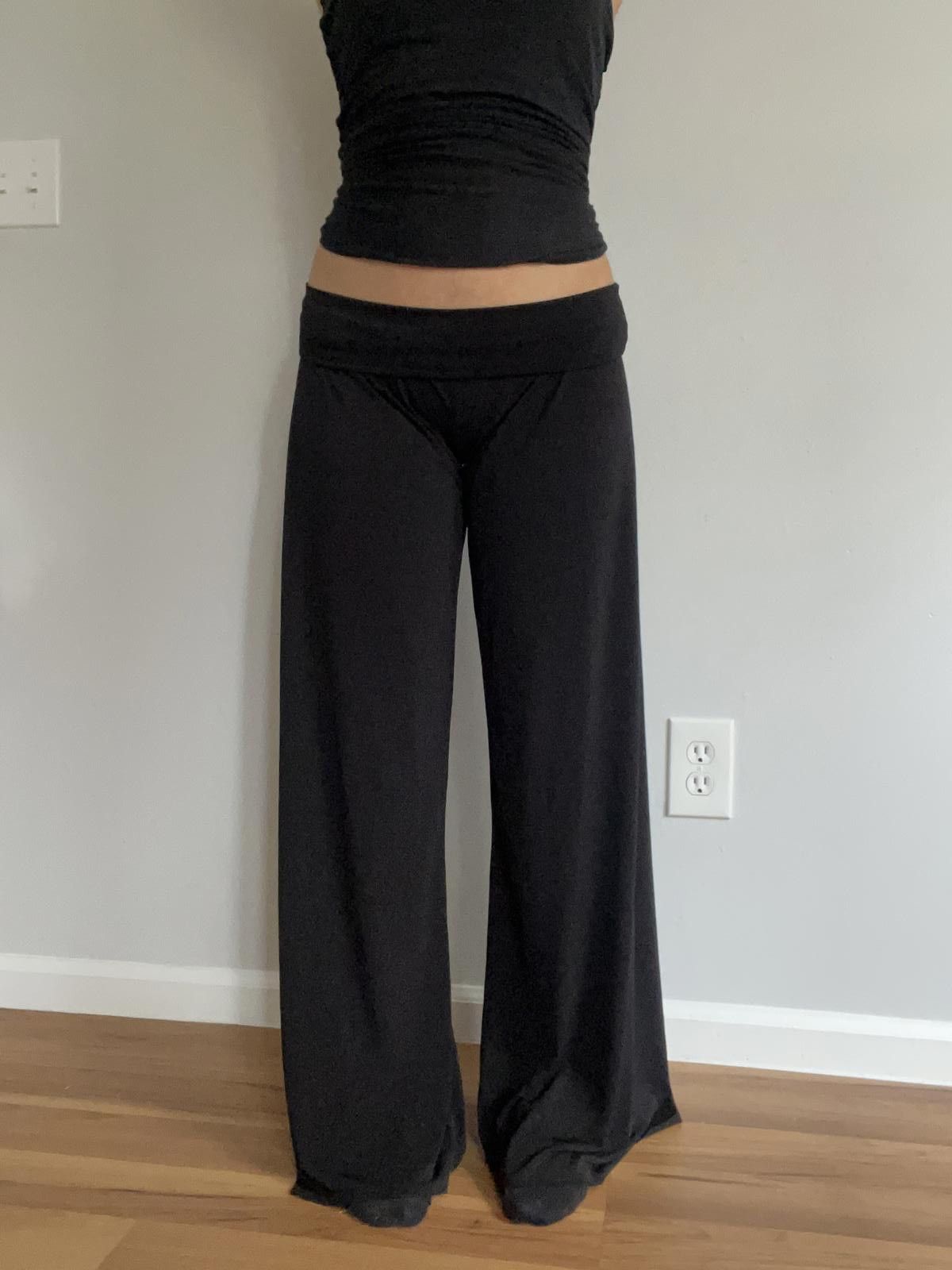 Other Women’s black wide legged low rise yoga pants Size 32" / US 10 / IT 46 - 6 Thumbnail
