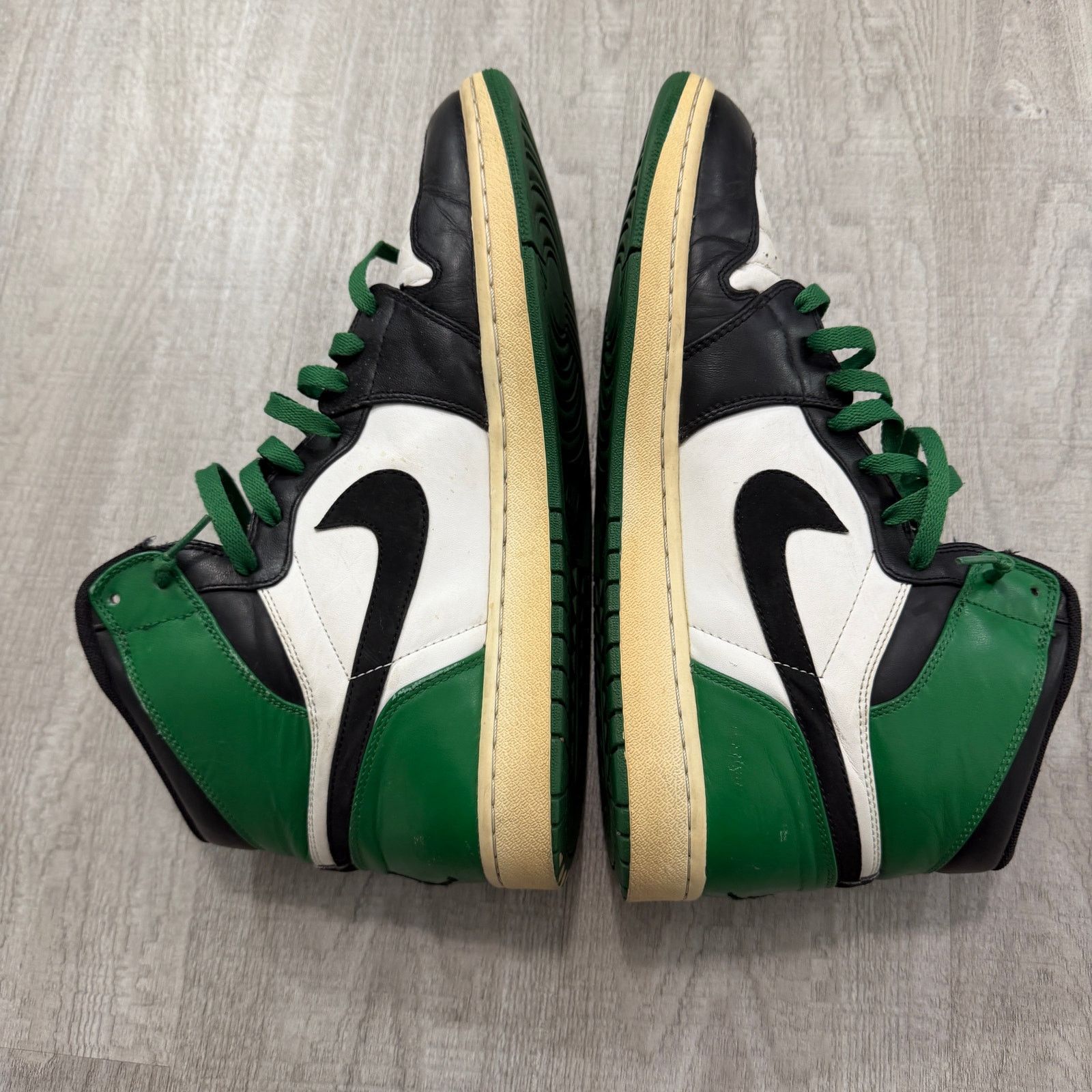 Jordan Brand Nike Air Jordan 1 Retro High Celtics Mens 13 Green Sneakers Size US 13 / EU 46 - 10 Thumbnail