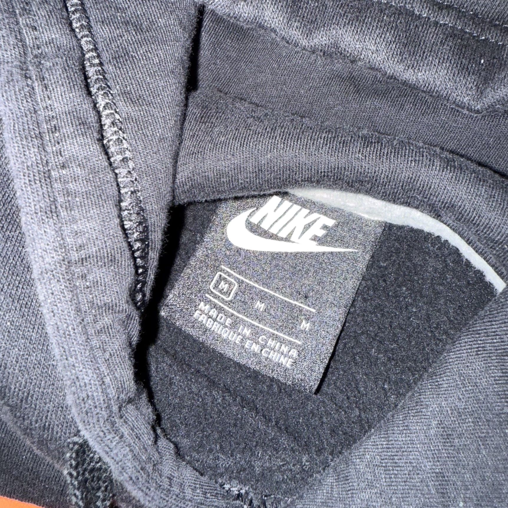 Nike Nike Hoodie Men’s M Black Sweatshirt Pullover Center Logo Orange Casual M Size US M / EU 48-50 / 2 - 5 Thumbnail