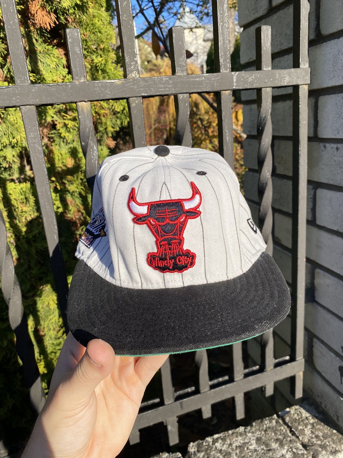 NBA × New Era New Era Chicago Bulls Windy City Cap White Hardwood Classics Size ONE SIZE - 2 Thumbnail
