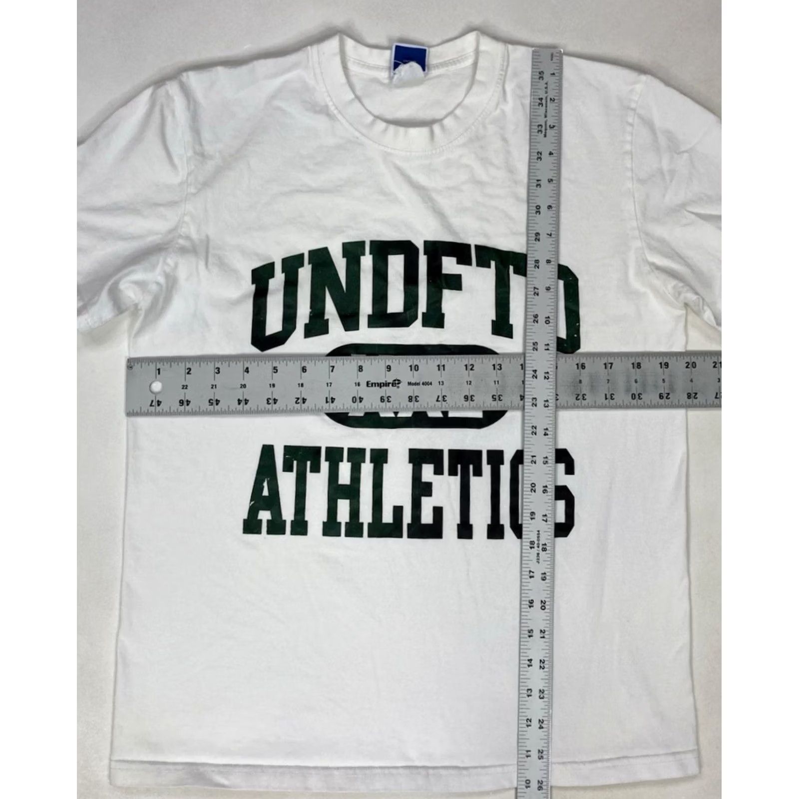 Undefeated Undefeated Logo Graphic T-shirt Men Medium White Short Sleeve Shirt Size US M / EU 48-50 / 2 - 5 Thumbnail