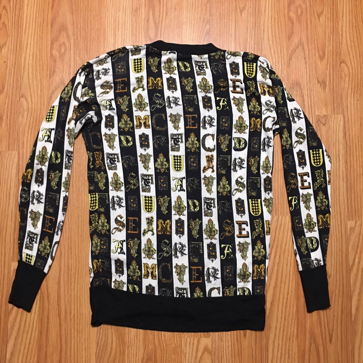 Versace VERSACE Virtus Silk Sweater Alphabet Black Gold Medusa EU38 Size S / US 4 / IT 40 - 7 Thumbnail