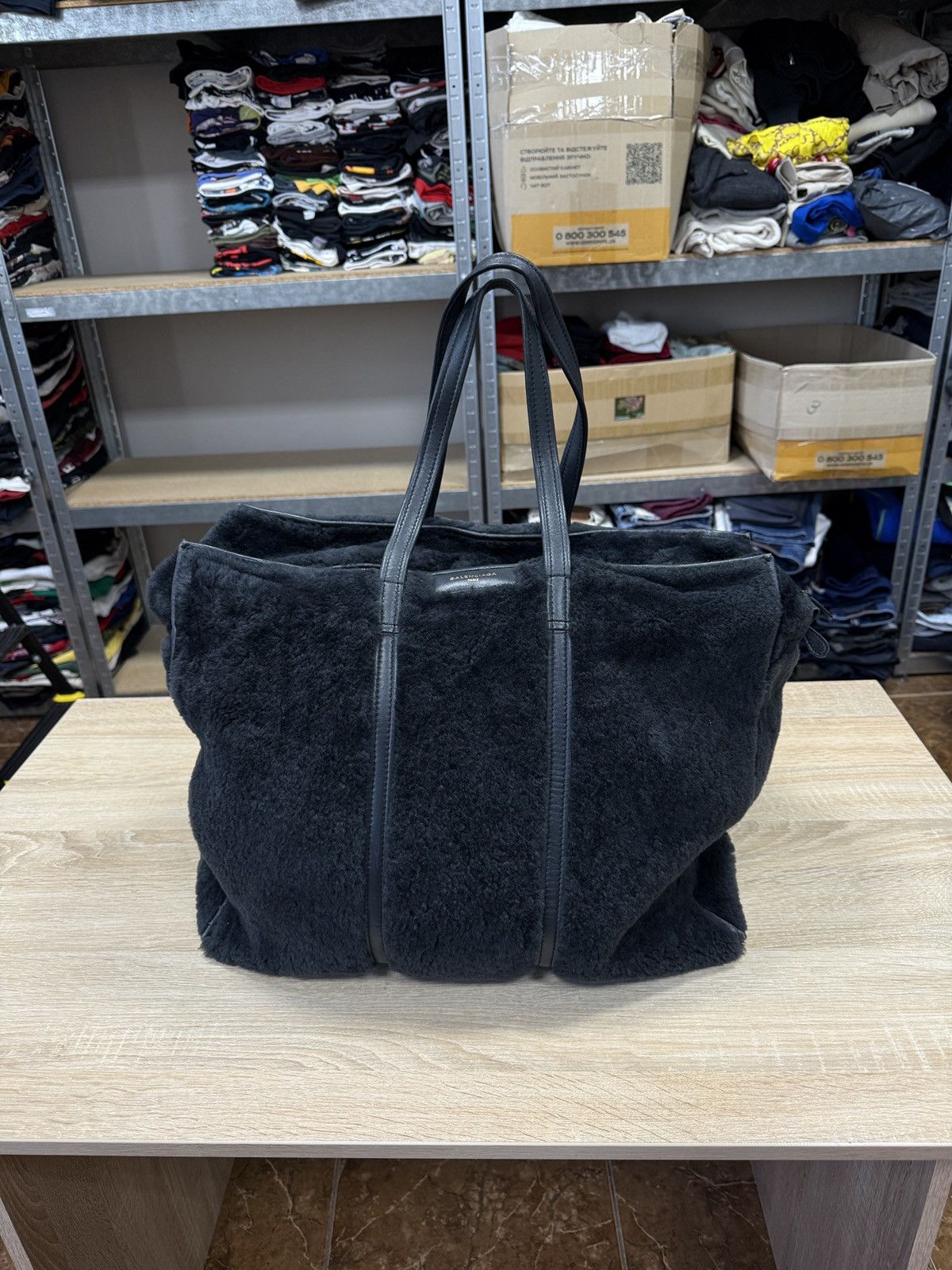 🇫🇷 Balenciaga Everyday Shearling Leather Trim Barbes Tote Bag