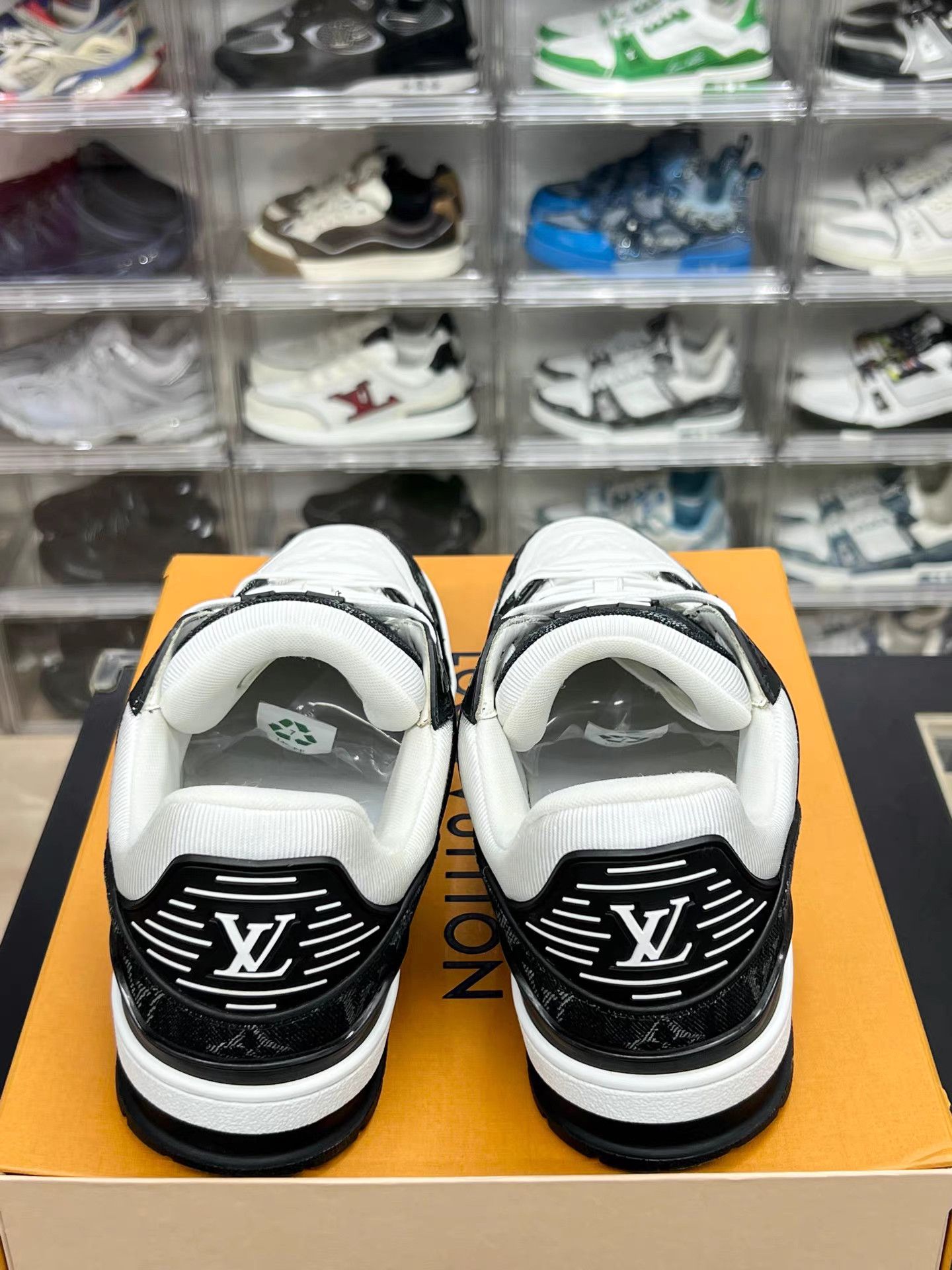 Louis Vuitton LV Trainer Sneakers K15 Size US 8 / EU 41 - 7 Thumbnail
