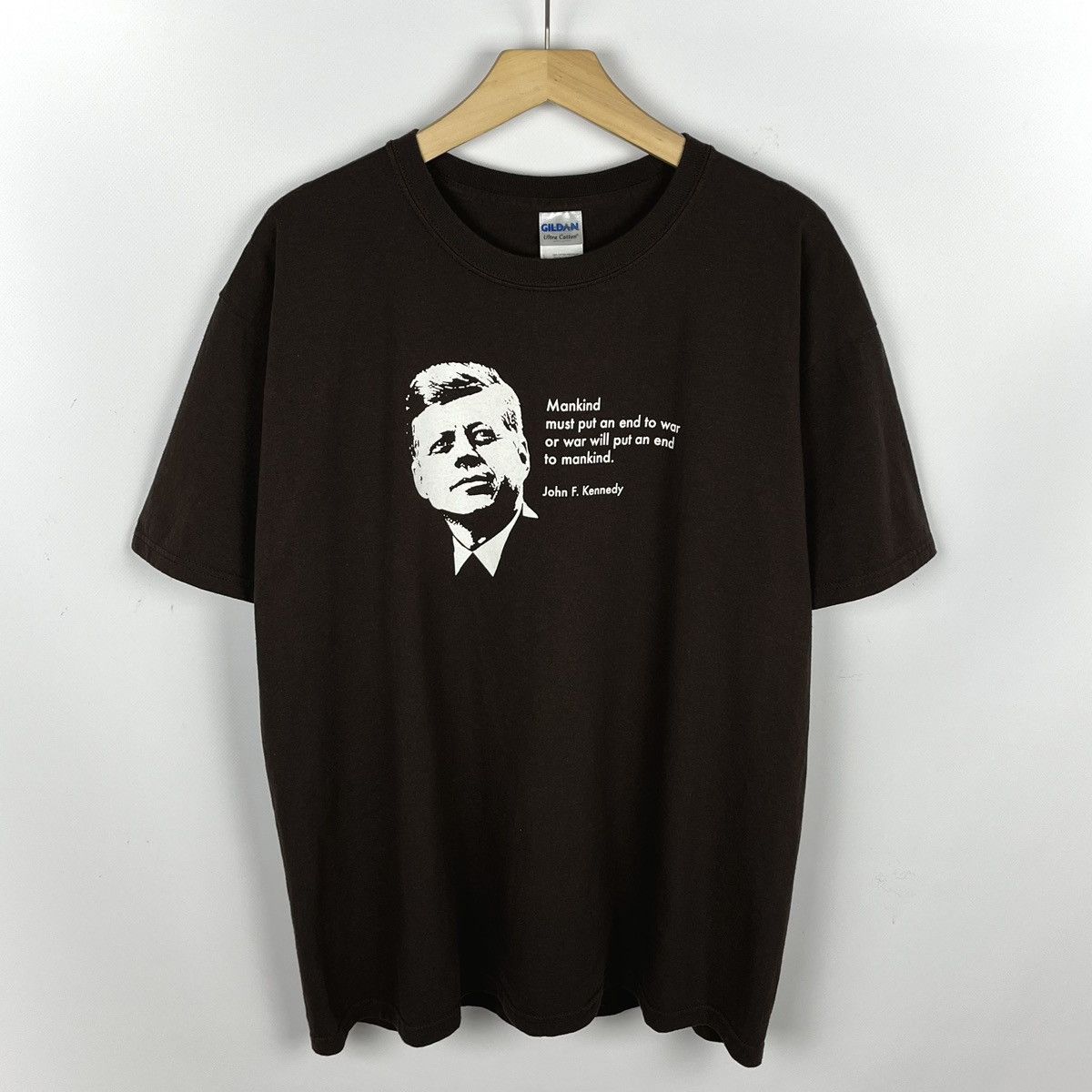 Vintage Vintage John F Kennedy graphic Museum USA tee 90’s Size US L / EU 52-54 / 3 - 1 Thumbnail