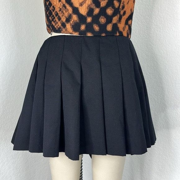 Prada Prada Gabardine Pleated Skated Kilt Belted Logo Belt Mini Sk Size 28" / US 6 / IT 42 - 7 Thumbnail