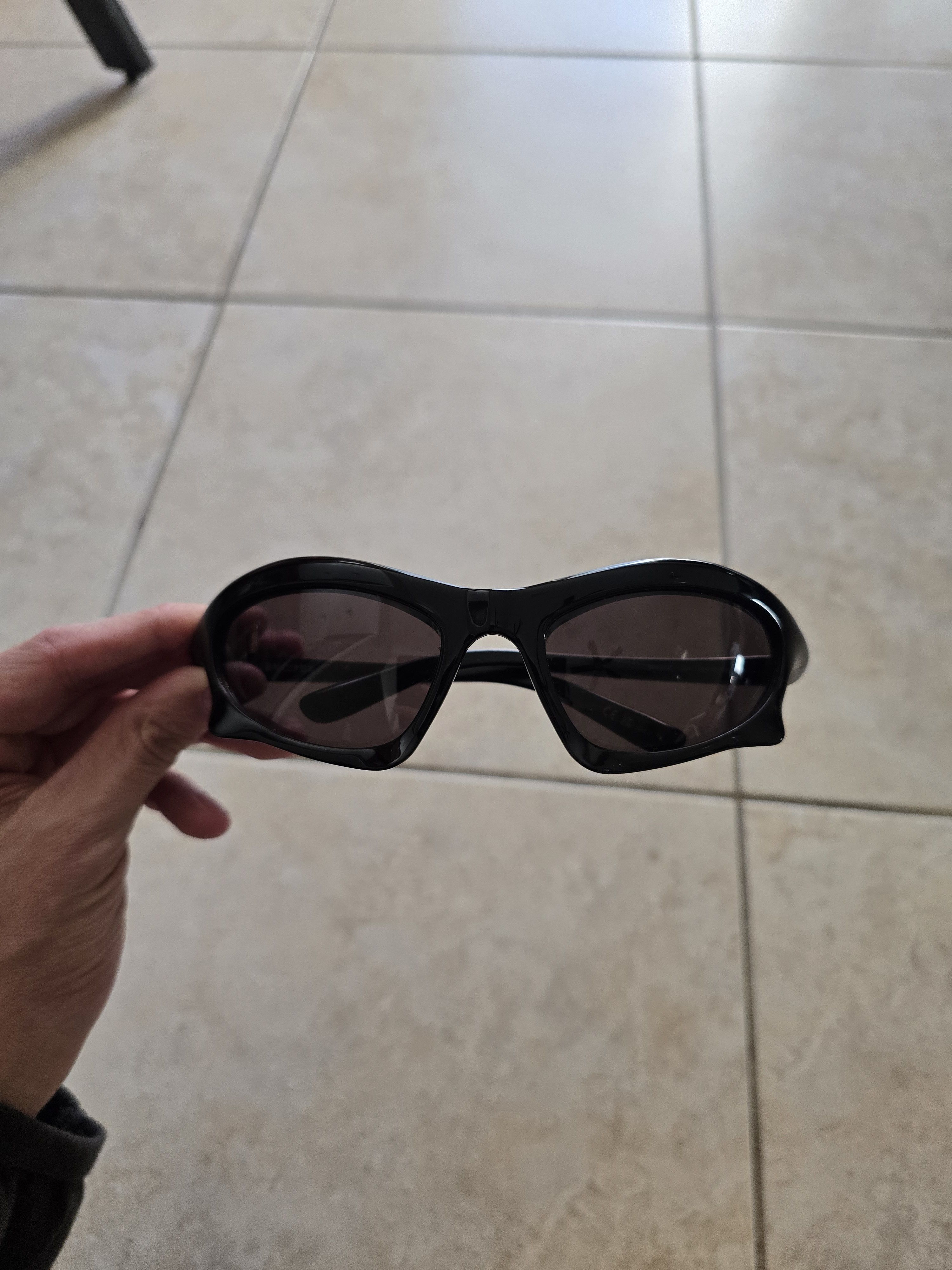Balenciaga Balenciaga Black Acetate Bat Sunglasses Size ONE SIZE - 1 Thumbnail