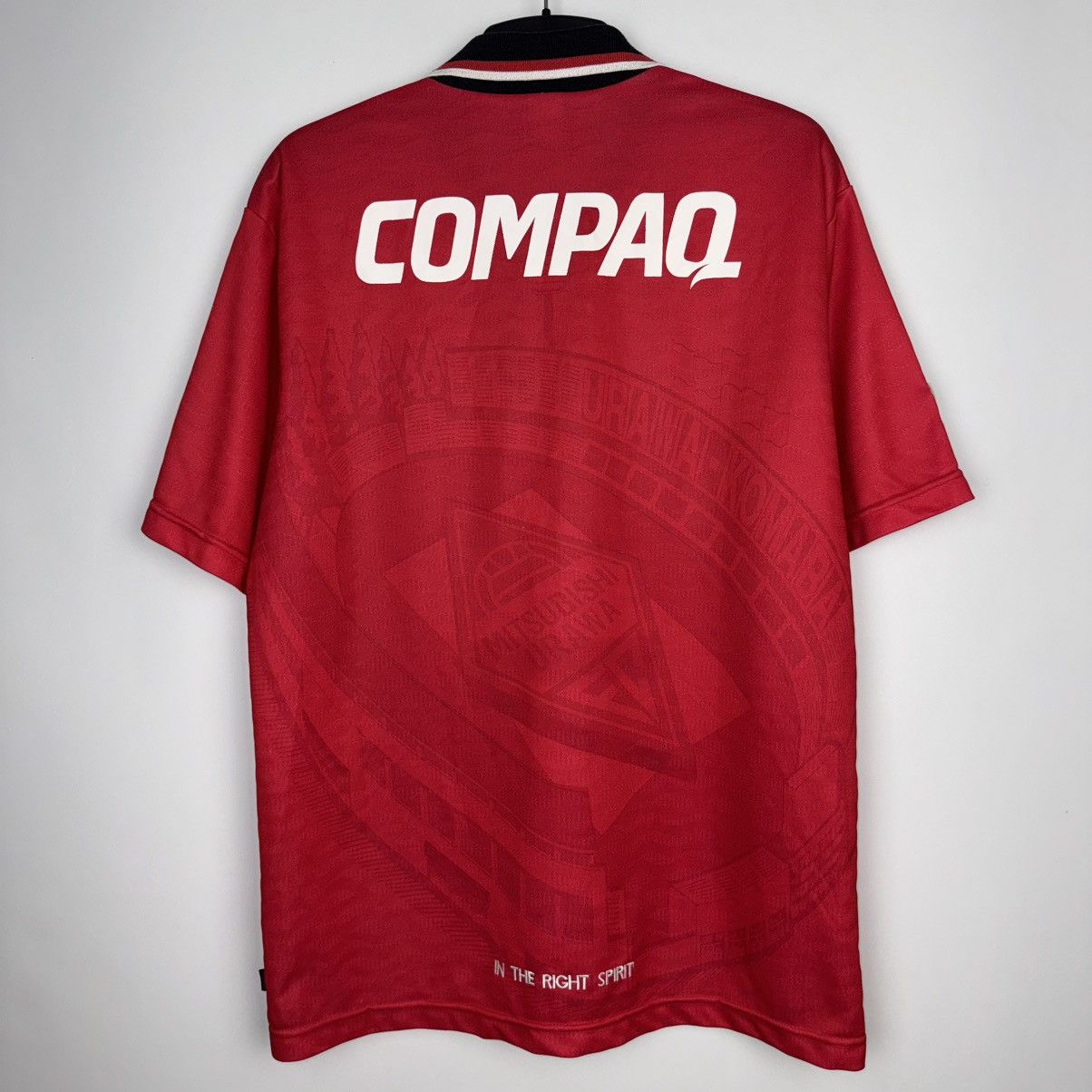 Umbro URAWA RED DIAMONDS 1996/98 HOME FOOTBALL SHIRT SOCCER JERSEY Size US M / EU 48-50 / 2 - 2 Thumbnail