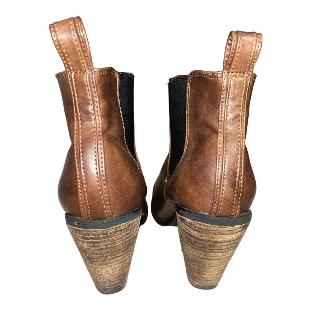 Designer Faux Leather Heeled Bootie Size 8 Size US 8 / IT 38 - 4 Thumbnail