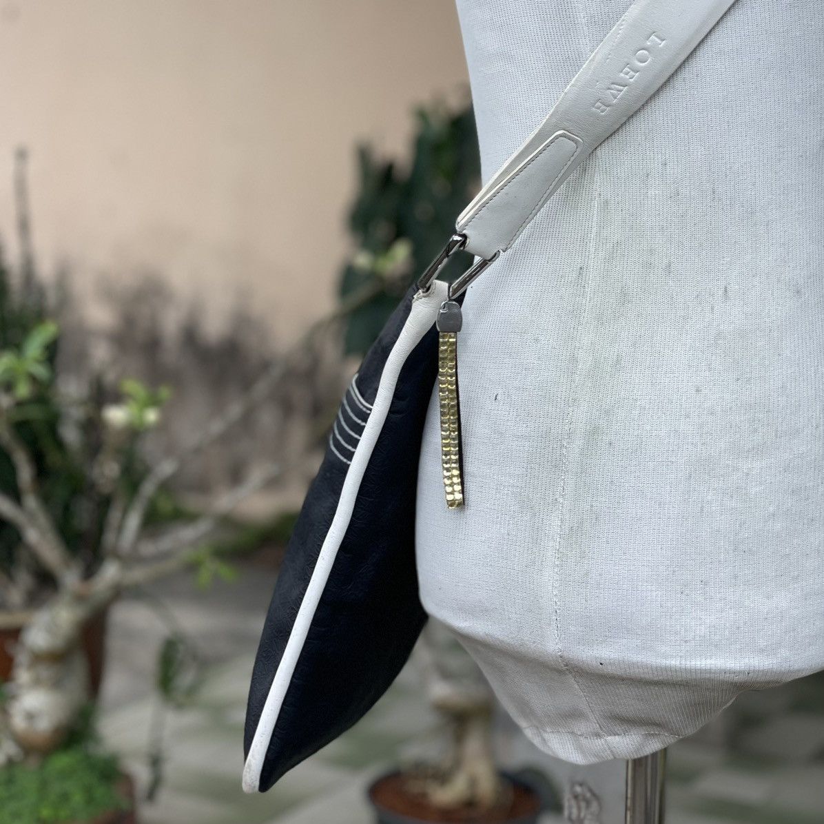 Loewe Loewe Repeat Anagram Embossed Unisex Crossbody Size ONE SIZE - 3 Thumbnail