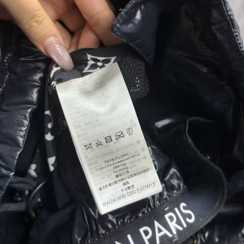 Louis Vuitton Louis Vuitton Black and white monogrammed floral print lon Size XS / US 0-2 / IT 36-38 - 5 Thumbnail