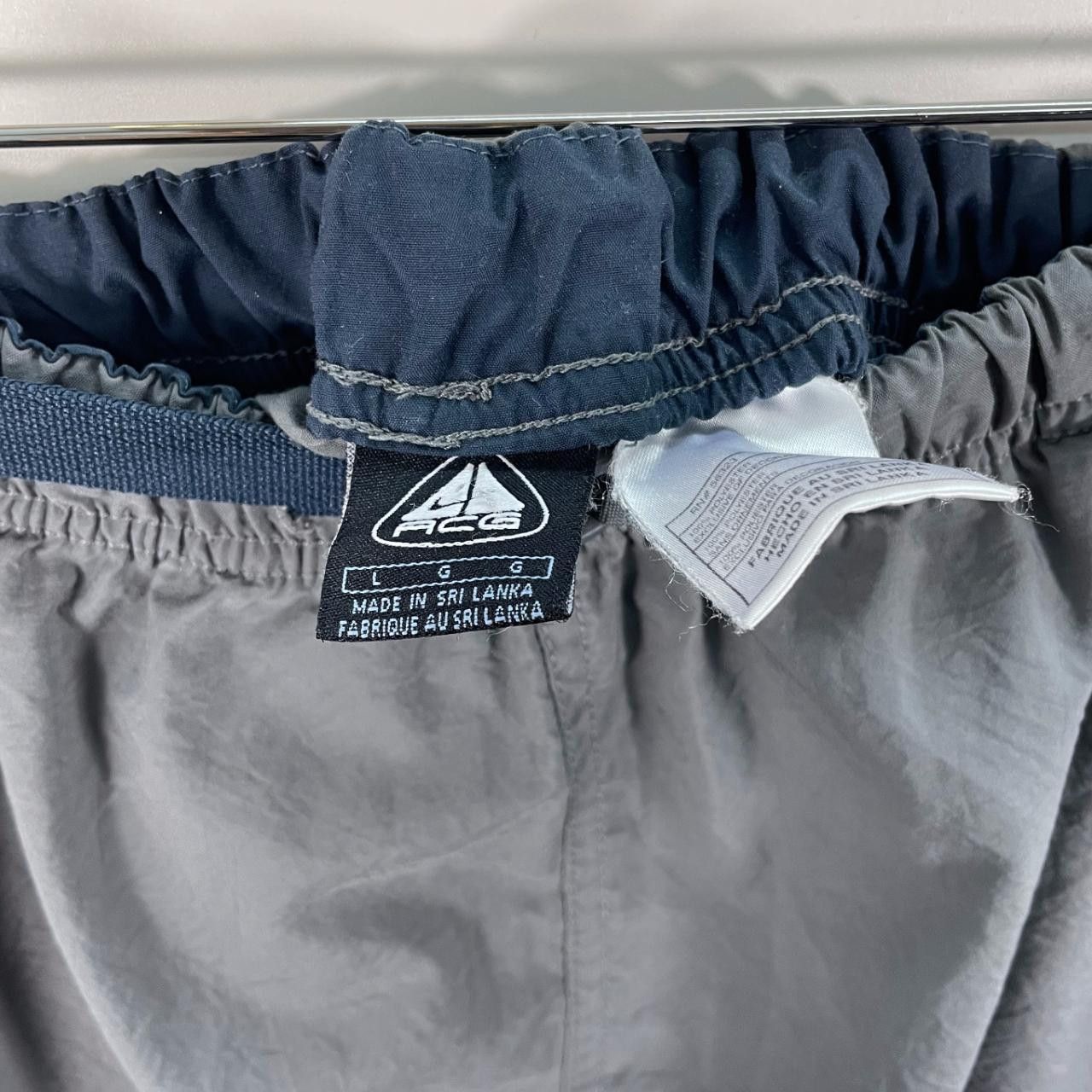 Nike ACG Nike Acg Shorts Size US 26 / EU 42 - 2 Thumbnail