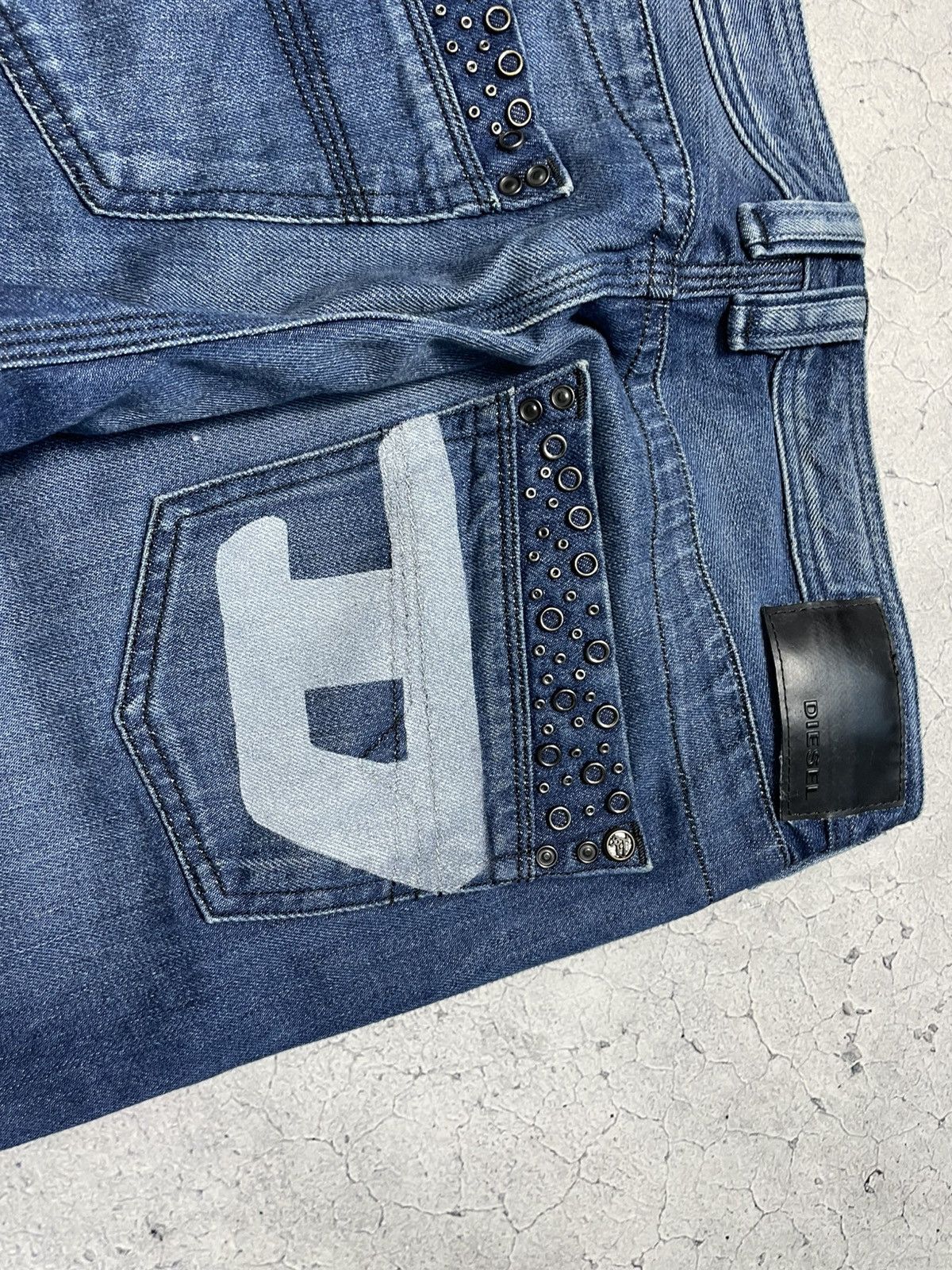 Diesel Diesel Big Logo Jeans Denim Rare Luxury Y2K Hype Size 33x34 Size US 33 - 12 Thumbnail