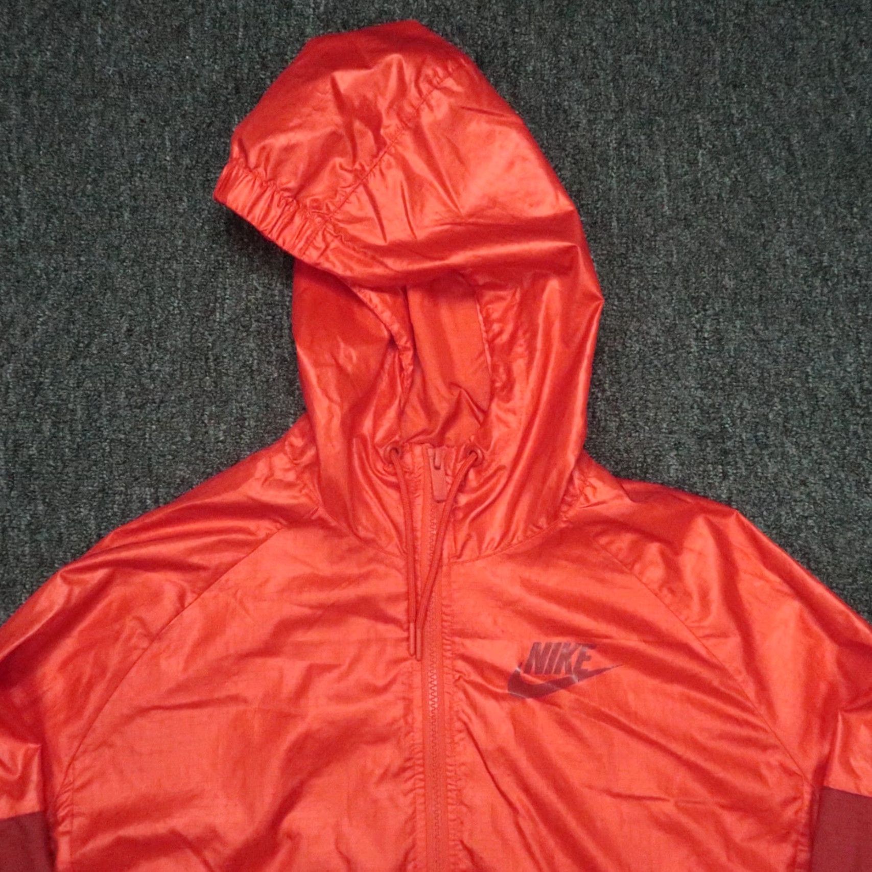 Nike Nike Windrunner Jacket Womens Large Red Hooded Full Zip Windbreaker Jacket Zip Lightweight Lined Pockets Hooded Windrunner Nike Size L / US 10 / IT 46 - 2 Thumbnail