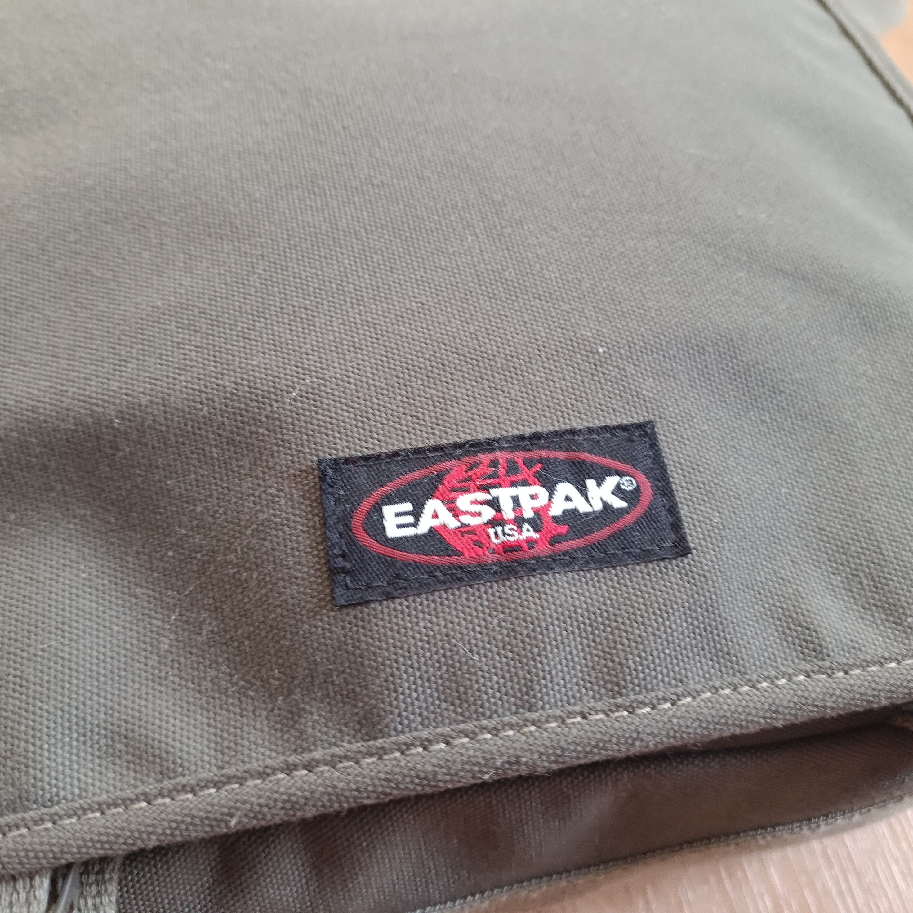 Eastpak × Vintage Eastpack Anarchy messenger bag khaki shoulder cross body bag Size ONE SIZE - 8 Thumbnail